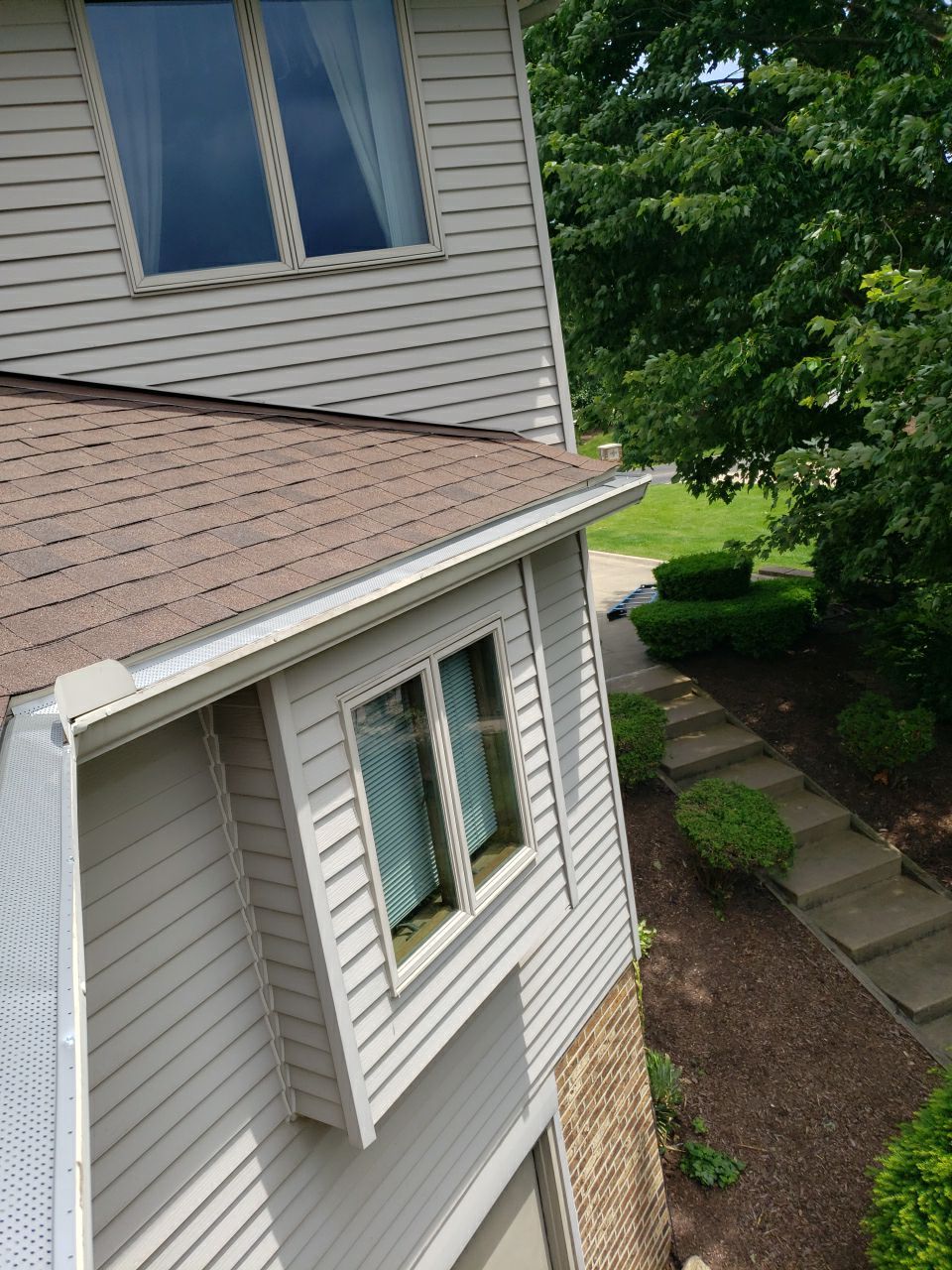 Brand: Atlas Pinnacle Color: Pristine Scotchgard Hickory Drip: Musket Brown by Eagle Eye Roofing