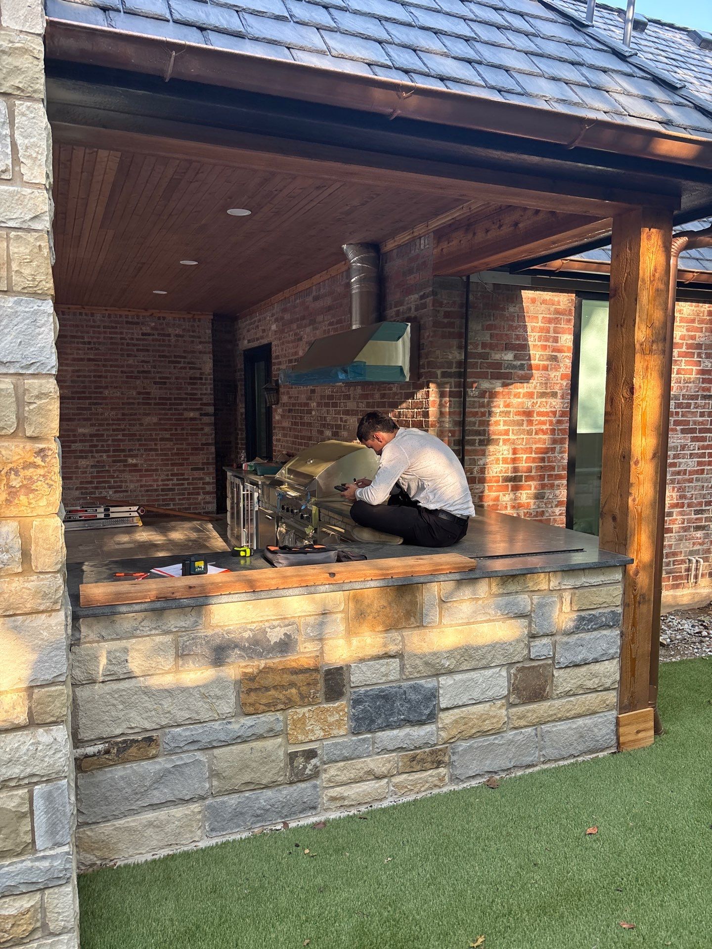 Five-Day Luxury Living: Rapid Patio Enclosure Installation by Tibi Soli LLC