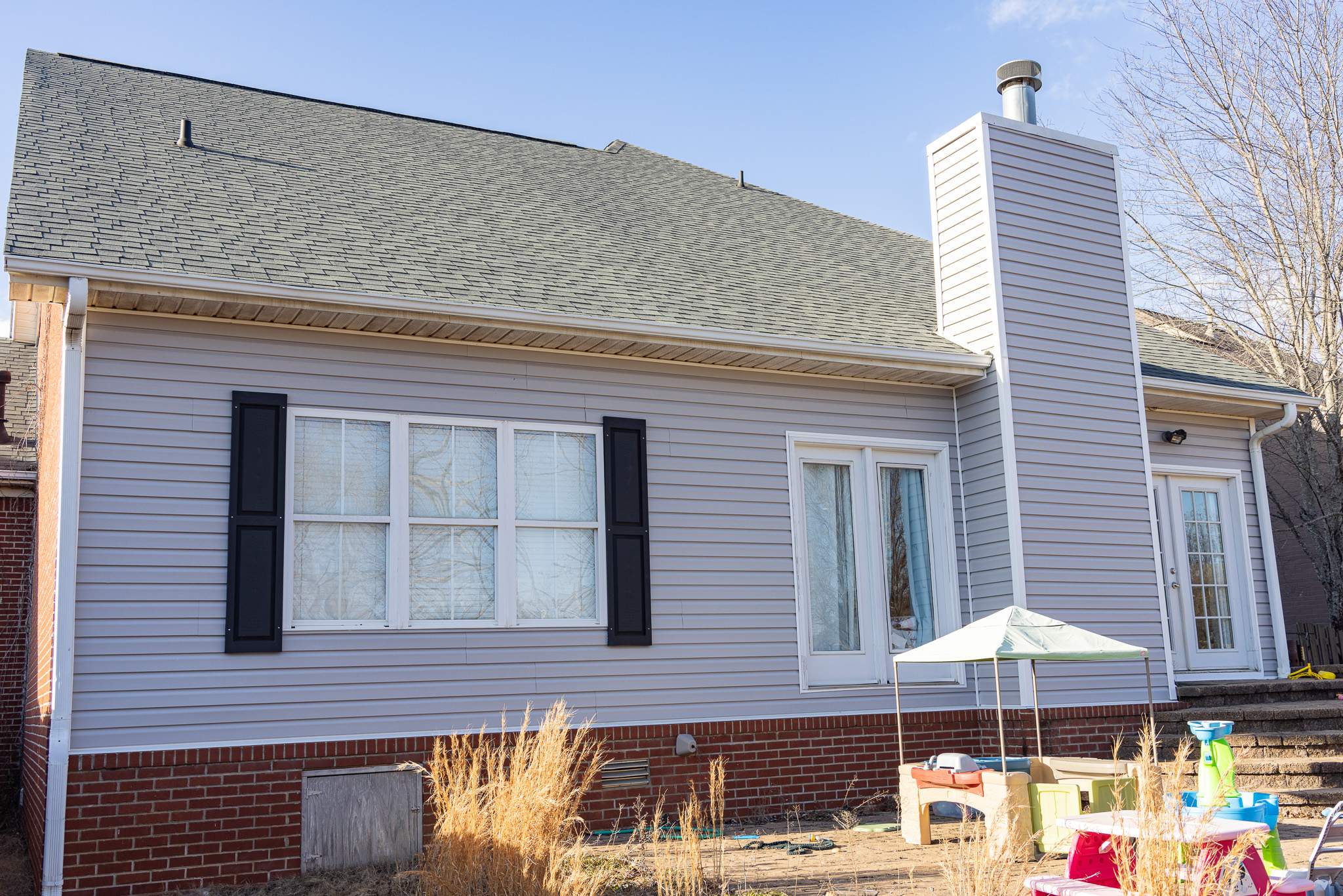Mastic Vinyl Plank by Freedom Exteriors