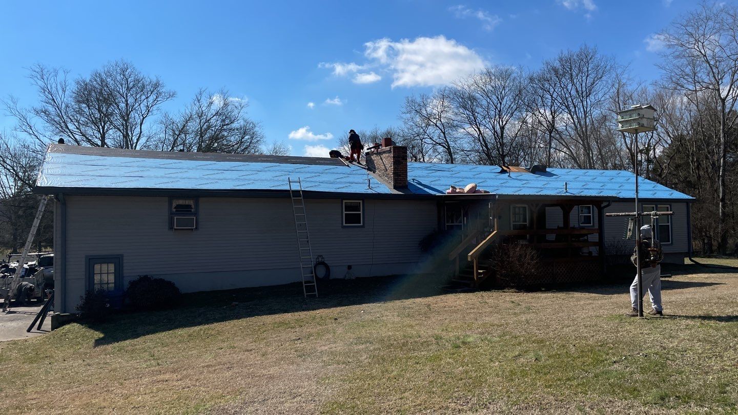 Residential Roofing Installation using Owens Corning Oakridge Roofing System by Undersun Roofing 