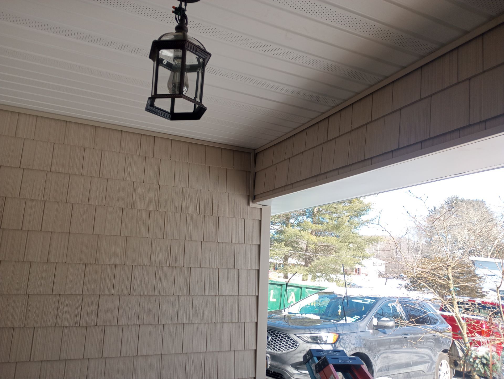New vinyl siding in Ellenville NY by roberts roofing