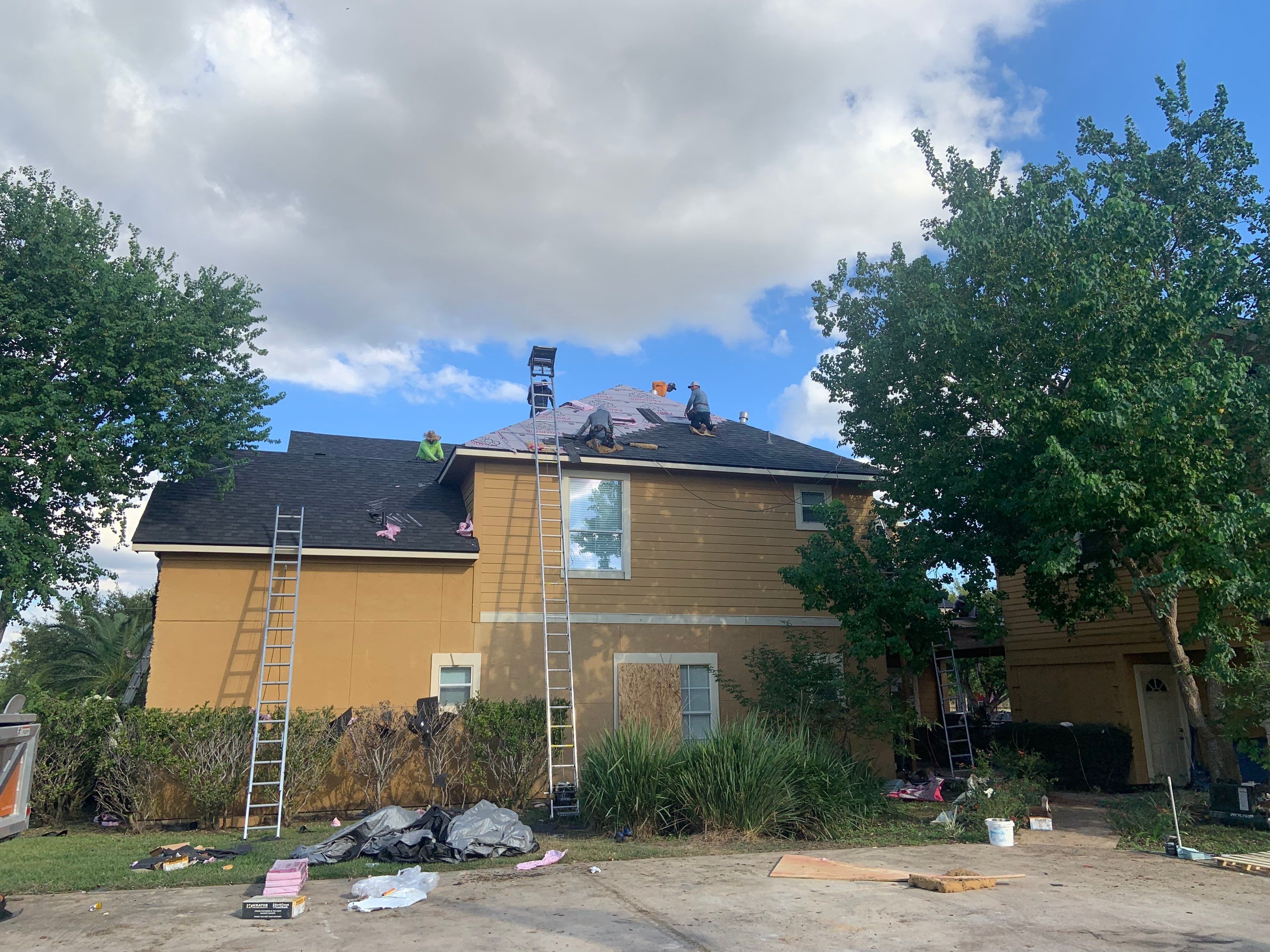 Residential Roofing Installation using Owen's Corning Duration (Lifetime) Shingles by Roof Repair Company
