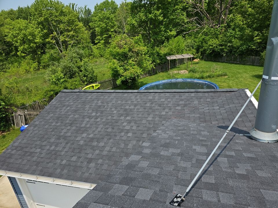 ATLAS PINNACLE COLOR: PRISTINE BLACK by Eagle Eye Roofing