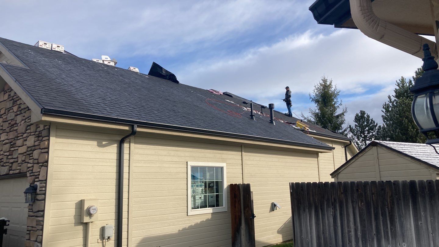 Beautifully maintained two story home with Duration Onyx Black located in Meridian by ID Roofing LLC