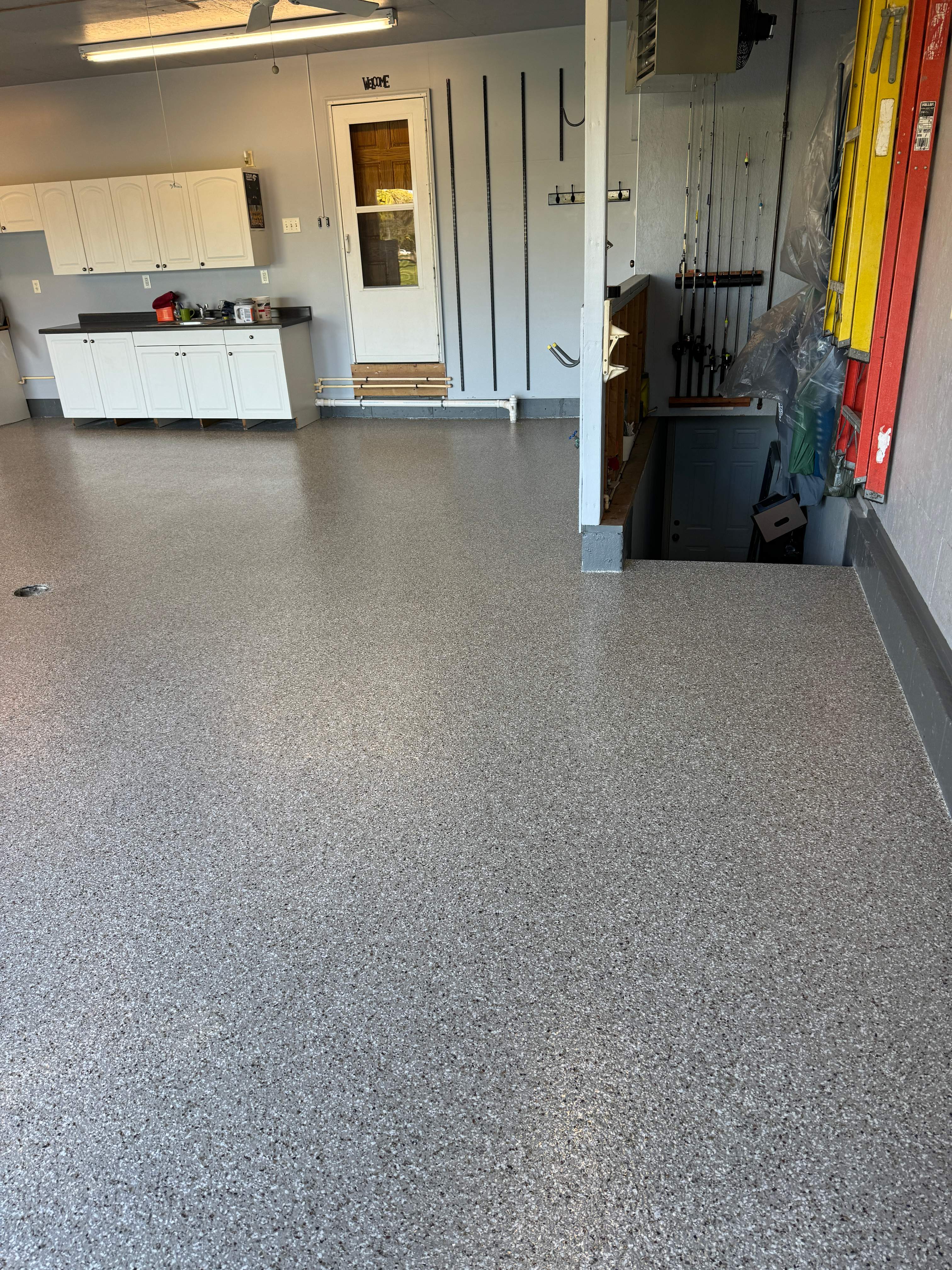 Creekbed Garage Lostant by Loud Bros
