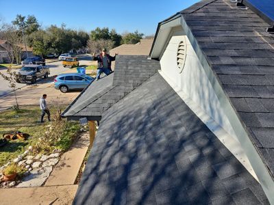 Residential Roofing Installation using Owens Corning Oakridge Onyx Black