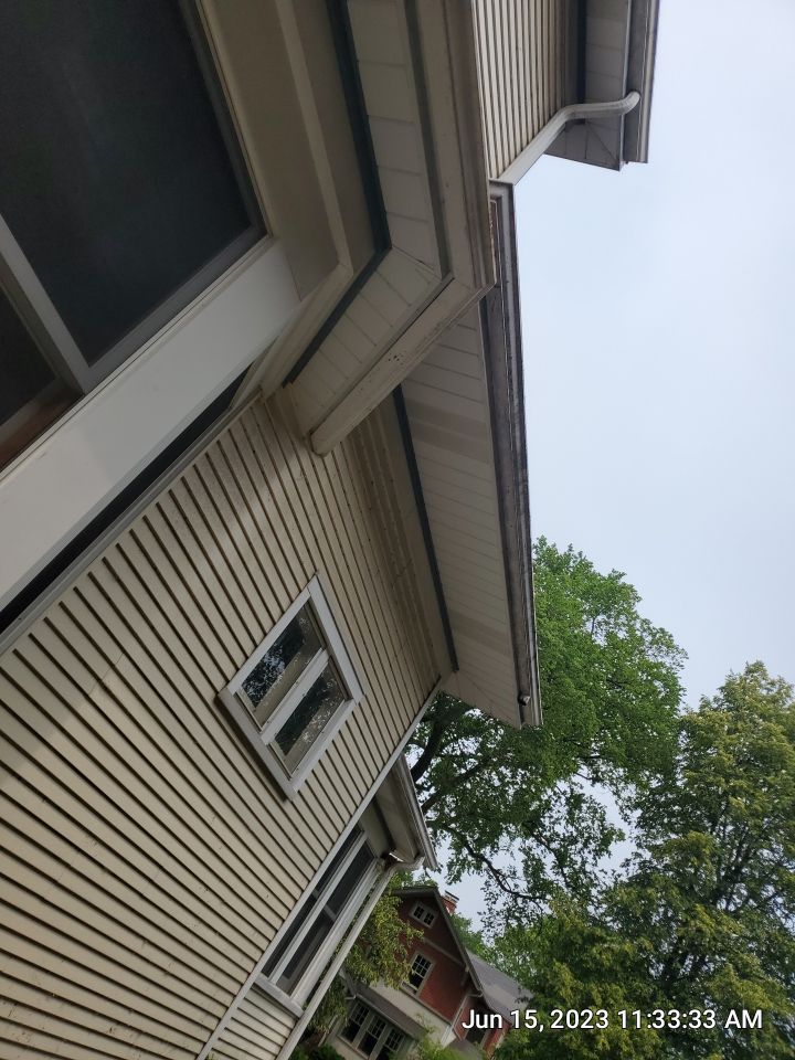 Housewashing  using Algaecide, soft wash soap by Northern Power Washing LLC.