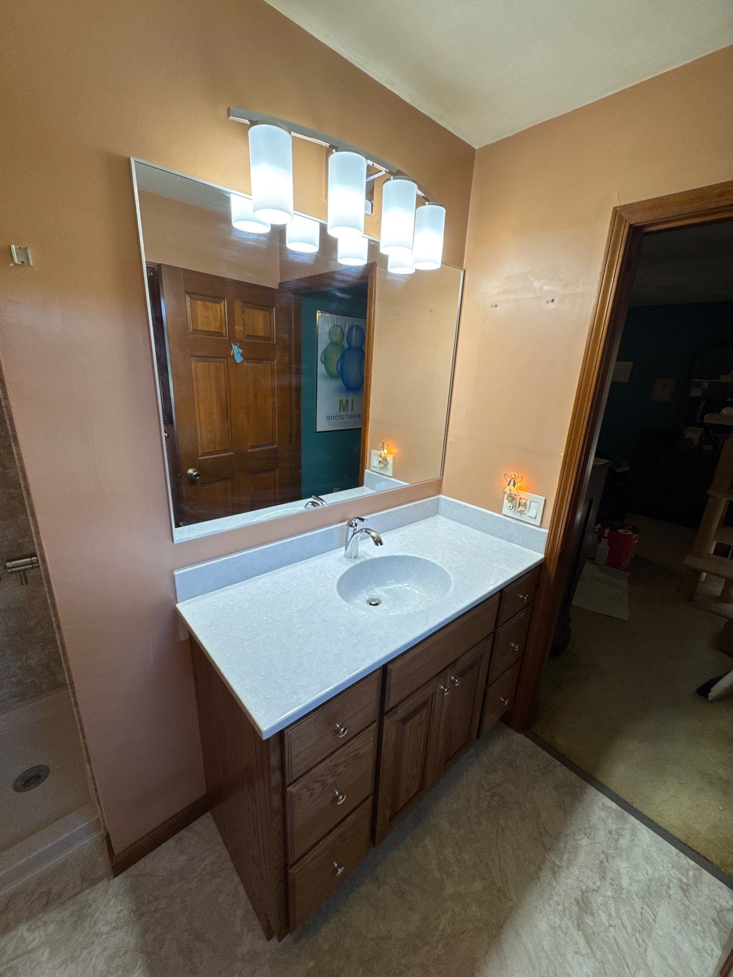 Full Bathroom: Metapeake & Platinum by Rome Bath Remodeling
