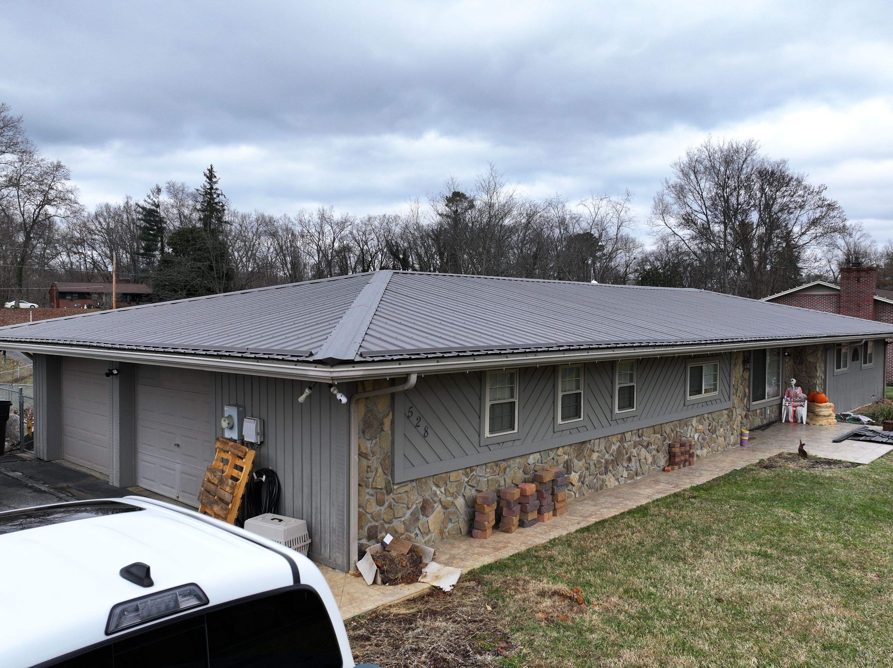 Donnely Residence by Omnia Roofing