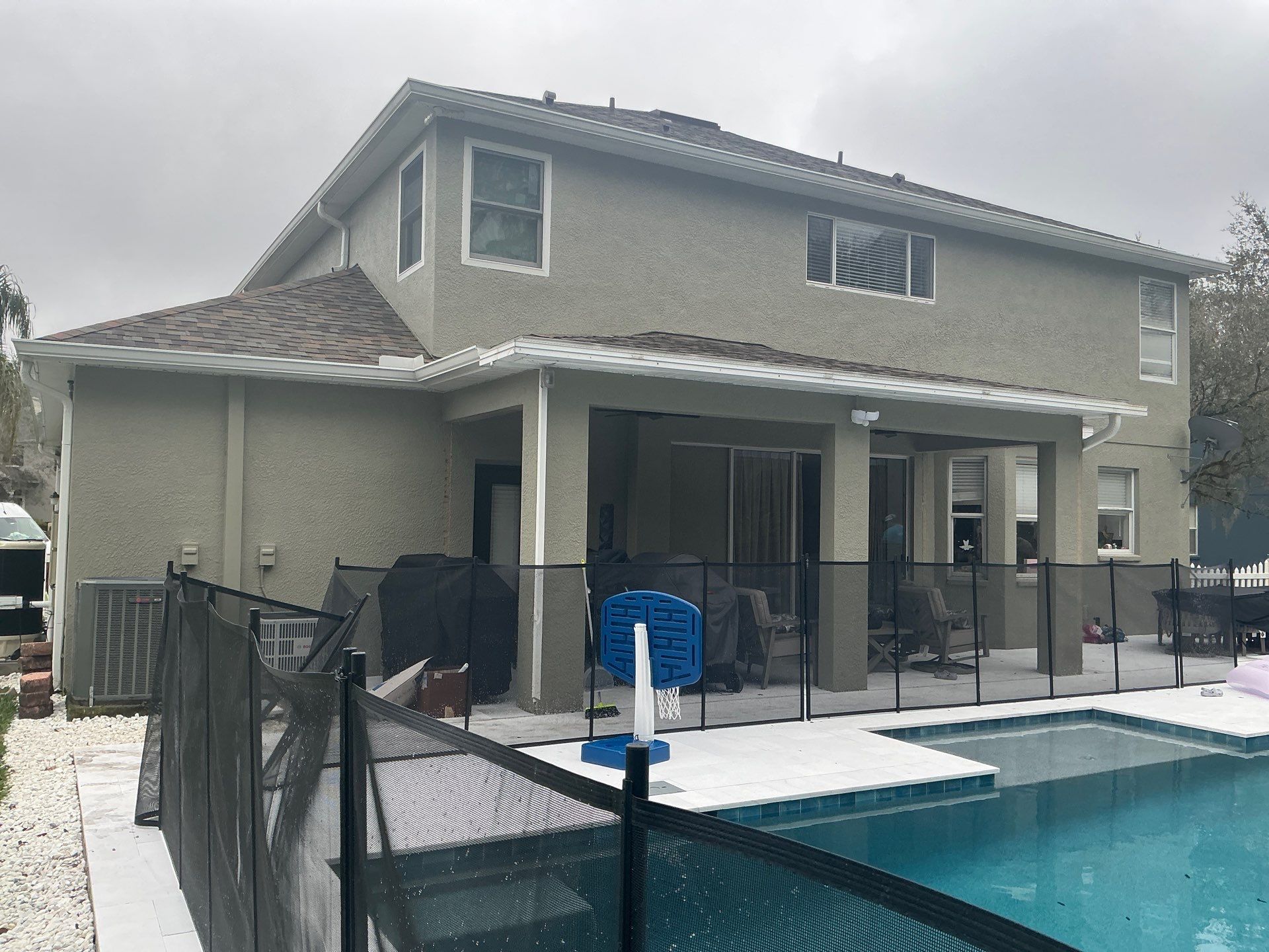 White 6'' Seamless K-style Gutters and Downspouts in Wesley Chapel, FL by Gutter Professors