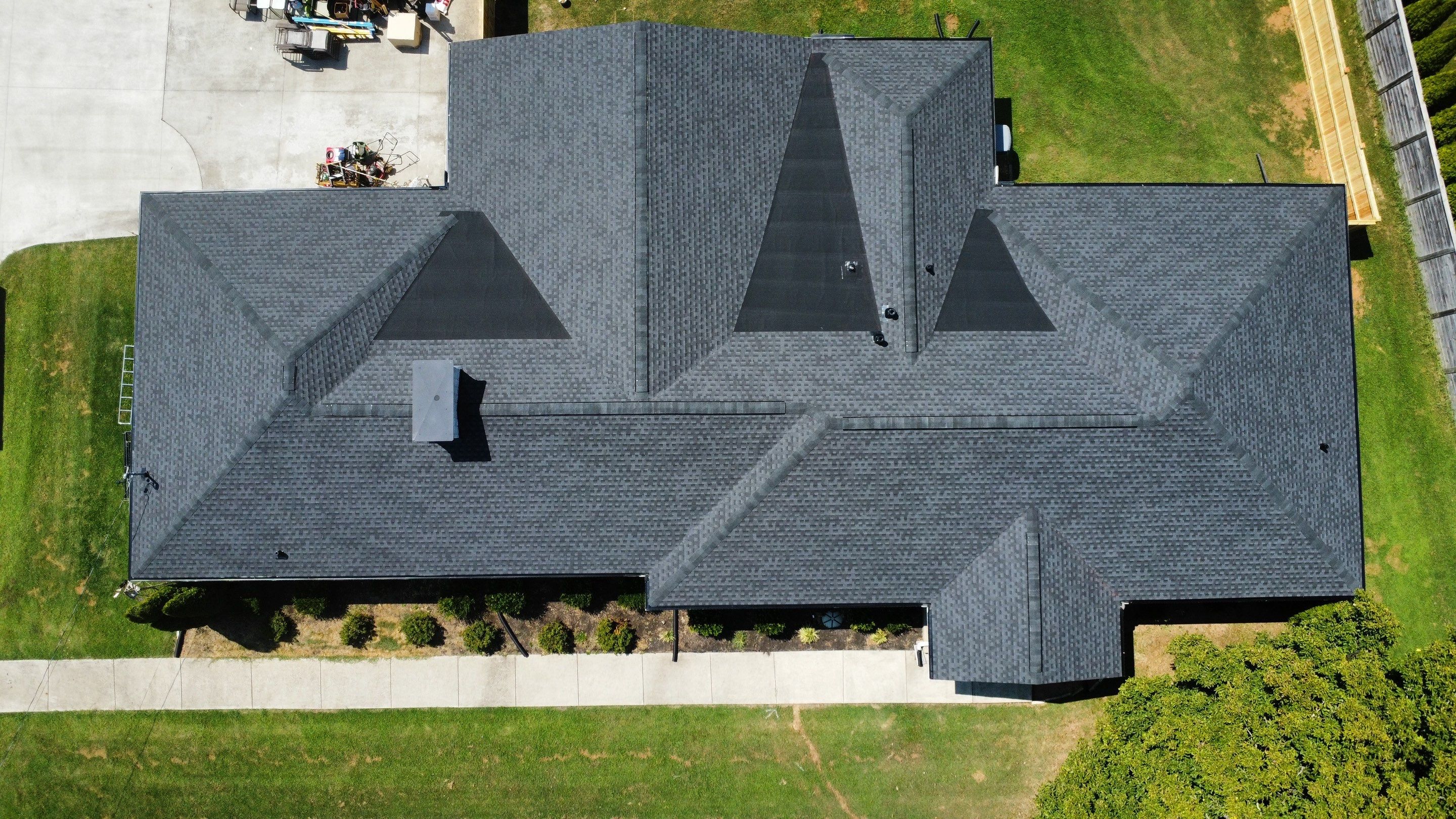 GAF Timberline HDZ in Charcoal by Undersun Roofing