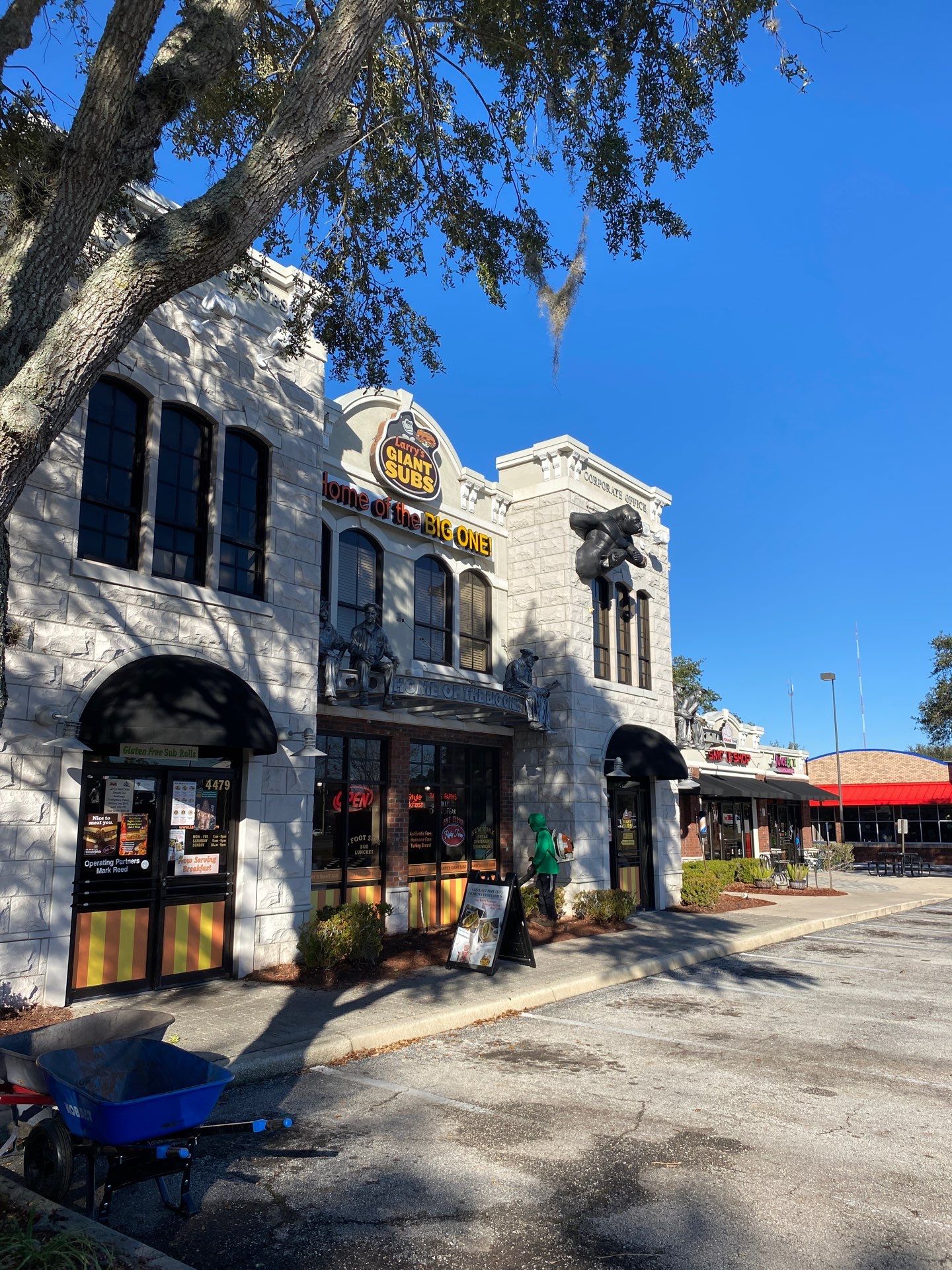 Larry’s Giant Subs | Rock & Mulch by ProGreen Services