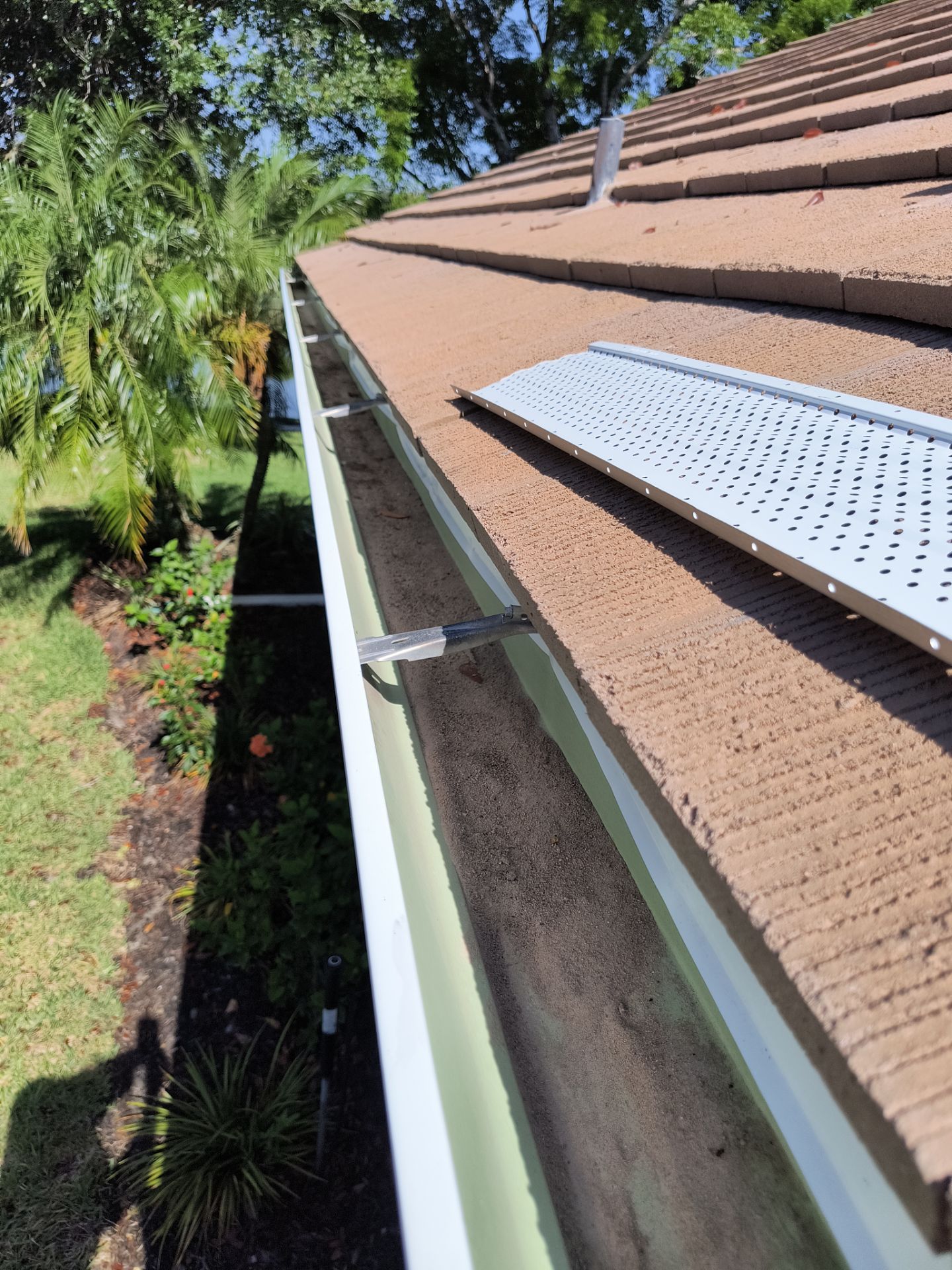 Gutter Guard Entire Home in Alva FL by Gutter Professors