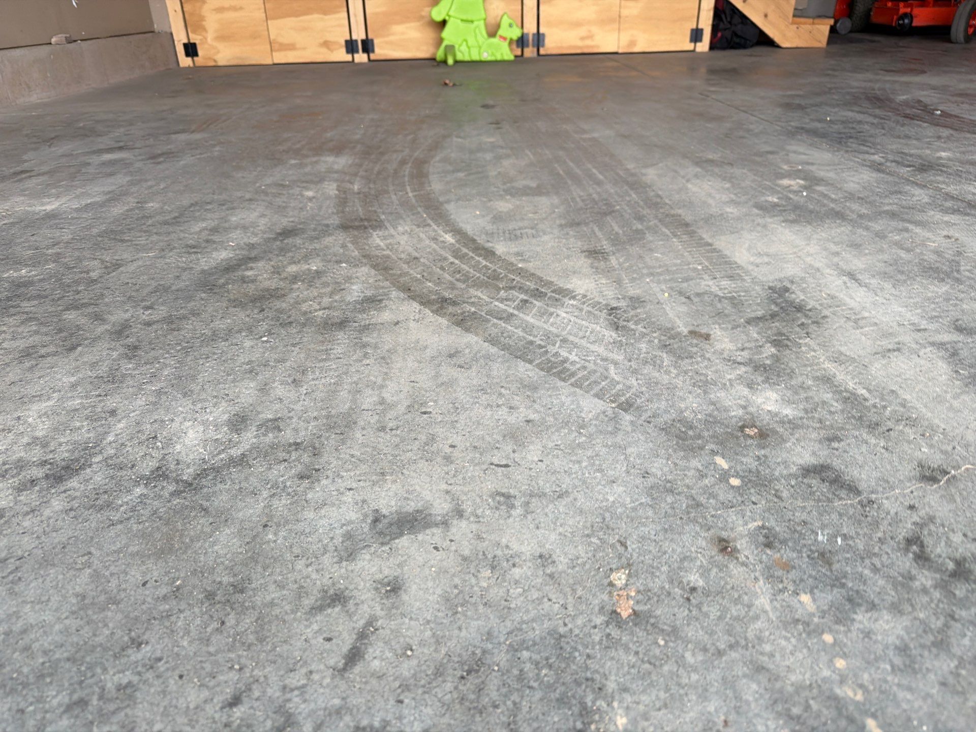 Garage Floor Coating in Tea, South Dakota by Select Painting, Coatings & Garage Cabinets