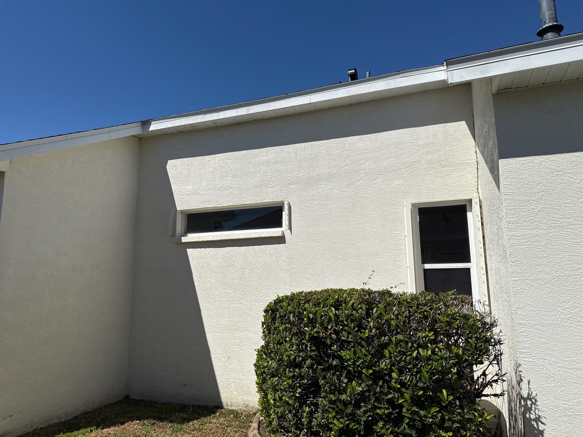 House Wash, Paver Pool Deck & Screen Enclosure Cleaning in Greenfield Plantation | Bradenton, FL by Sunshine AquaWash