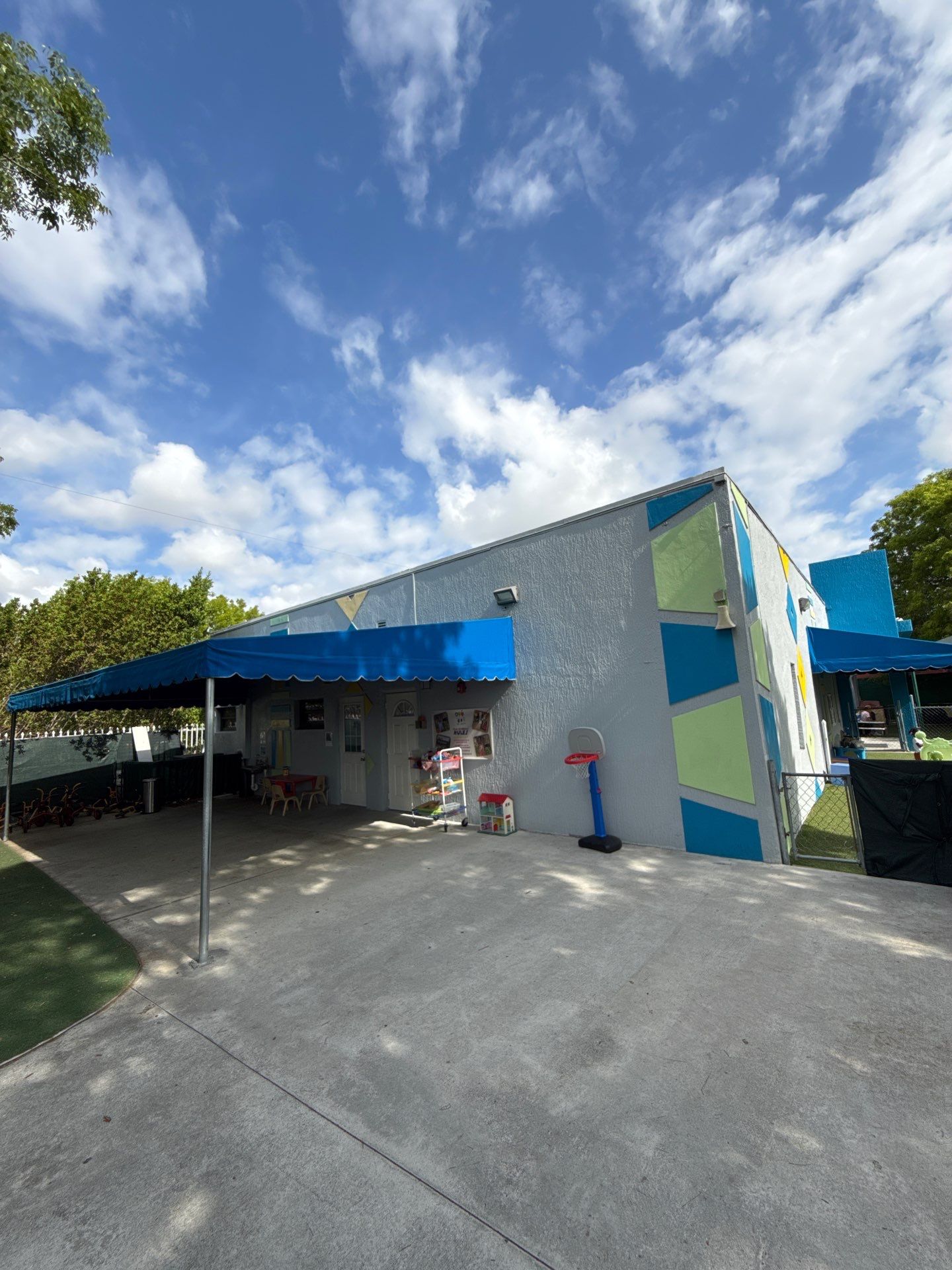 LA ESCUELITA by Souffront Construction & Engineering