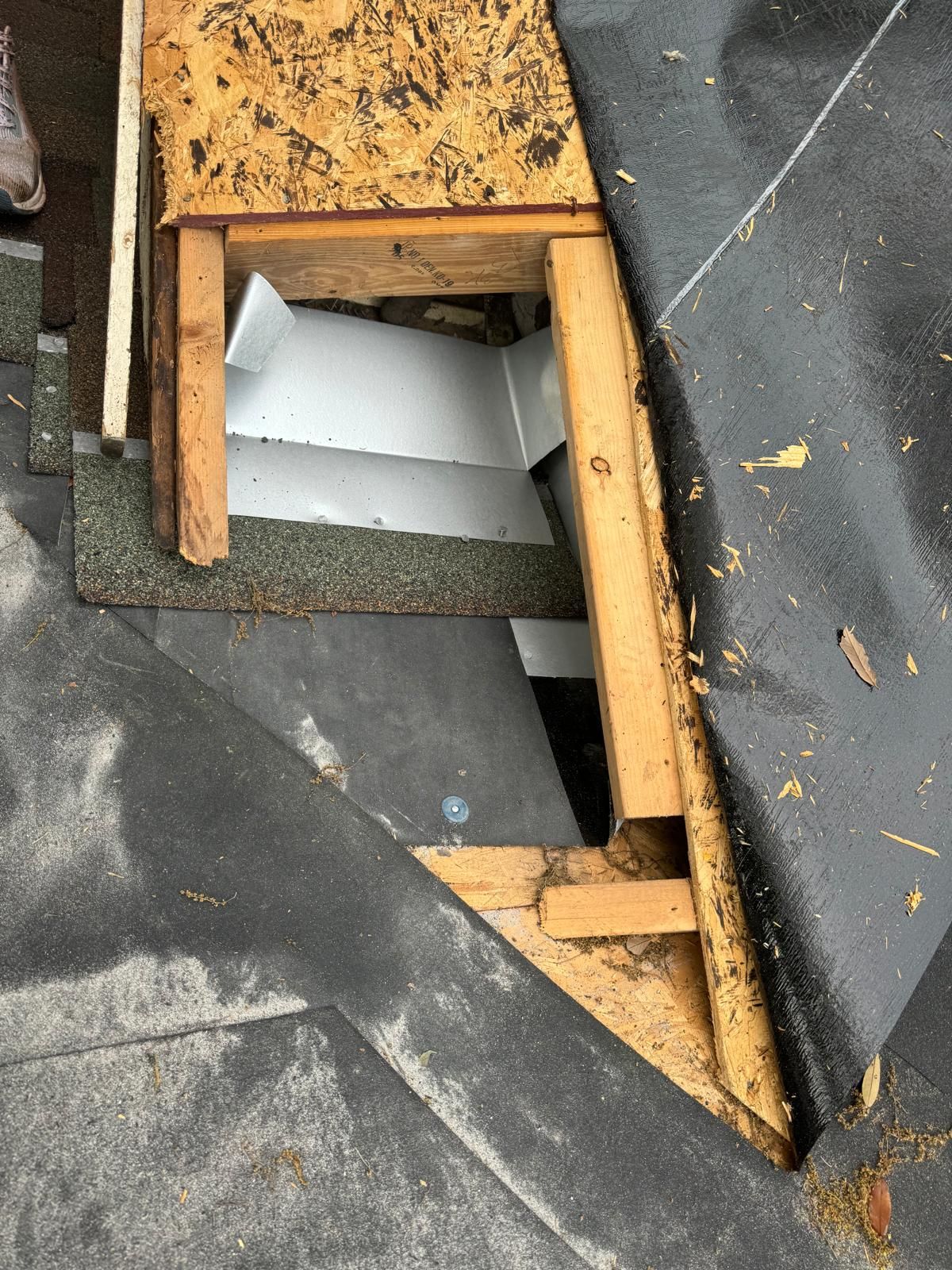 Roof Replacement in Valrico, FL by Shingle Masters Roofing