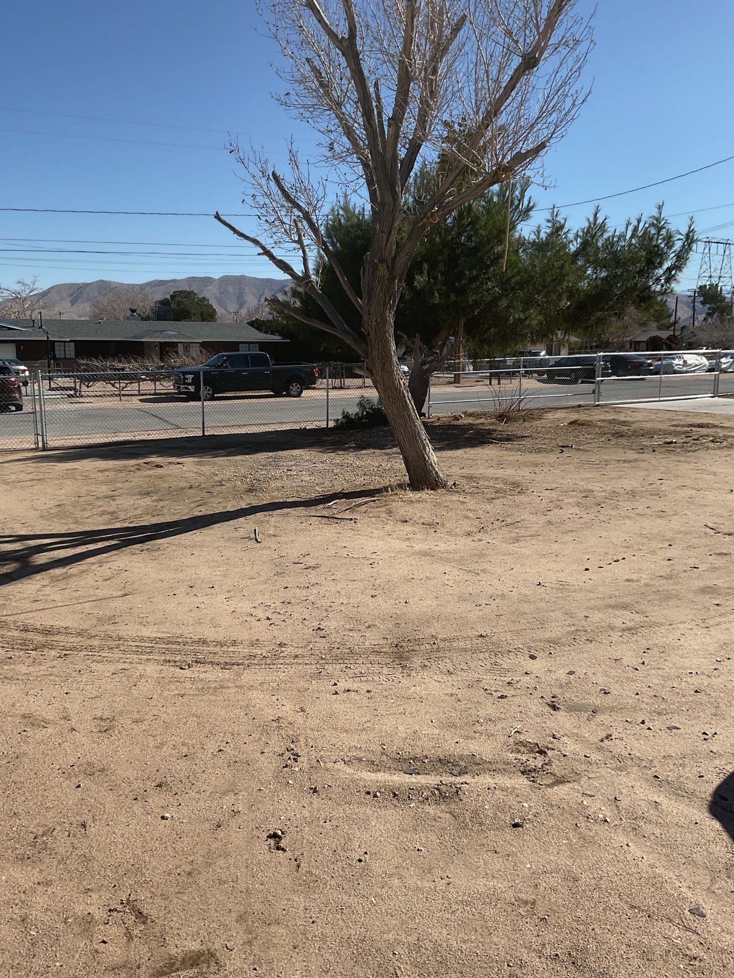 Fence Installation using chain -link by Fence Guys Inc.