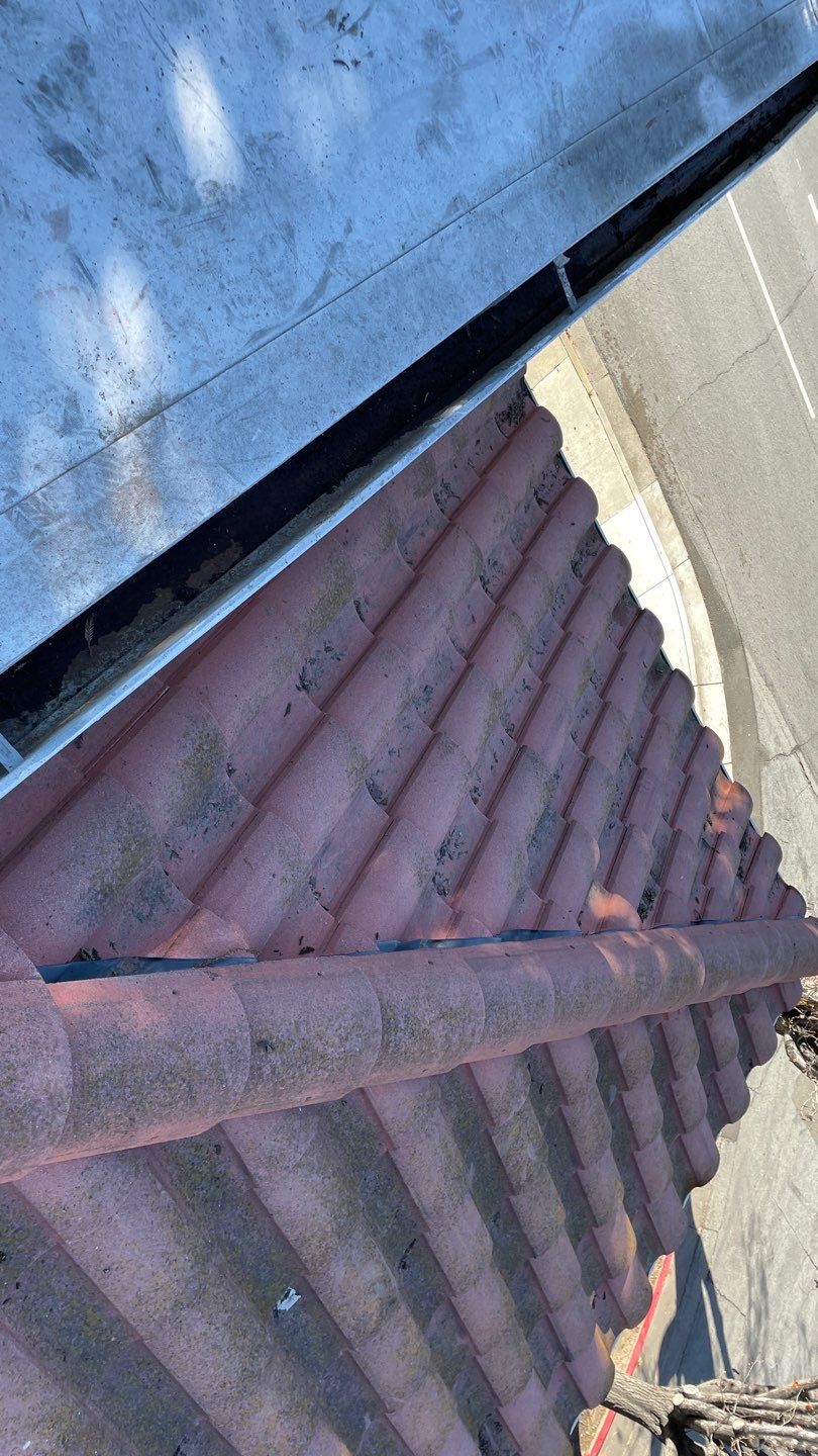 12-Unit HOA Gutter Cleaning in San Jose by All One Solar Shine
