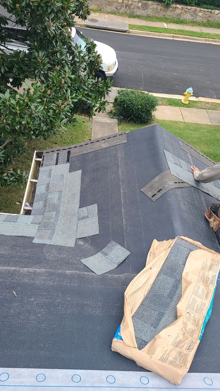 Arlington: CertainTeed Landmark Designer Shingles in Colonial Slate by RM Banning, Inc.