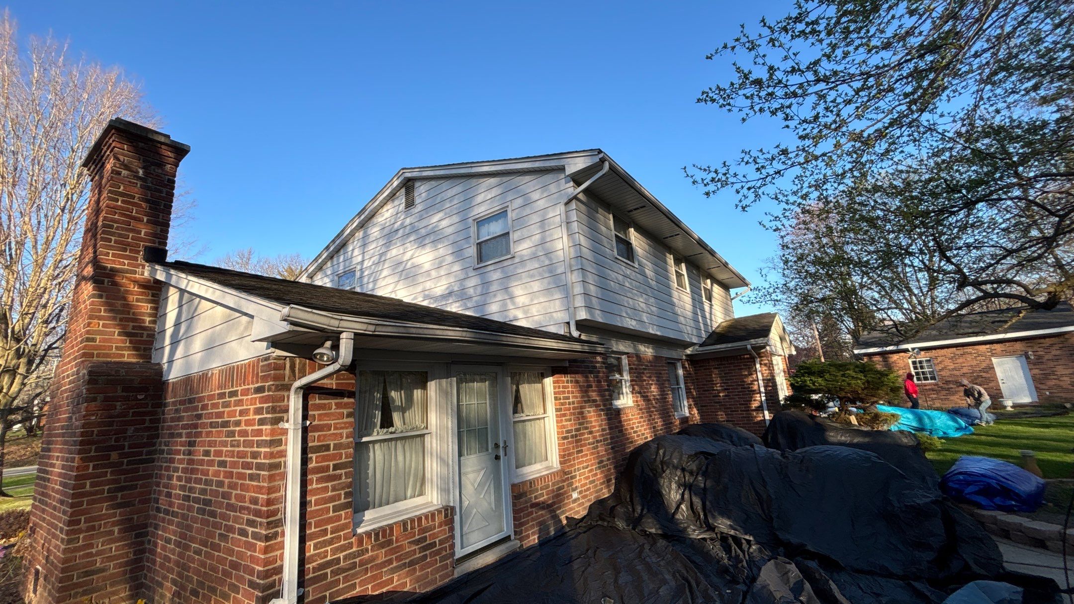Roof Replacement using Owens Corning Onyx Black by 180 Contractors