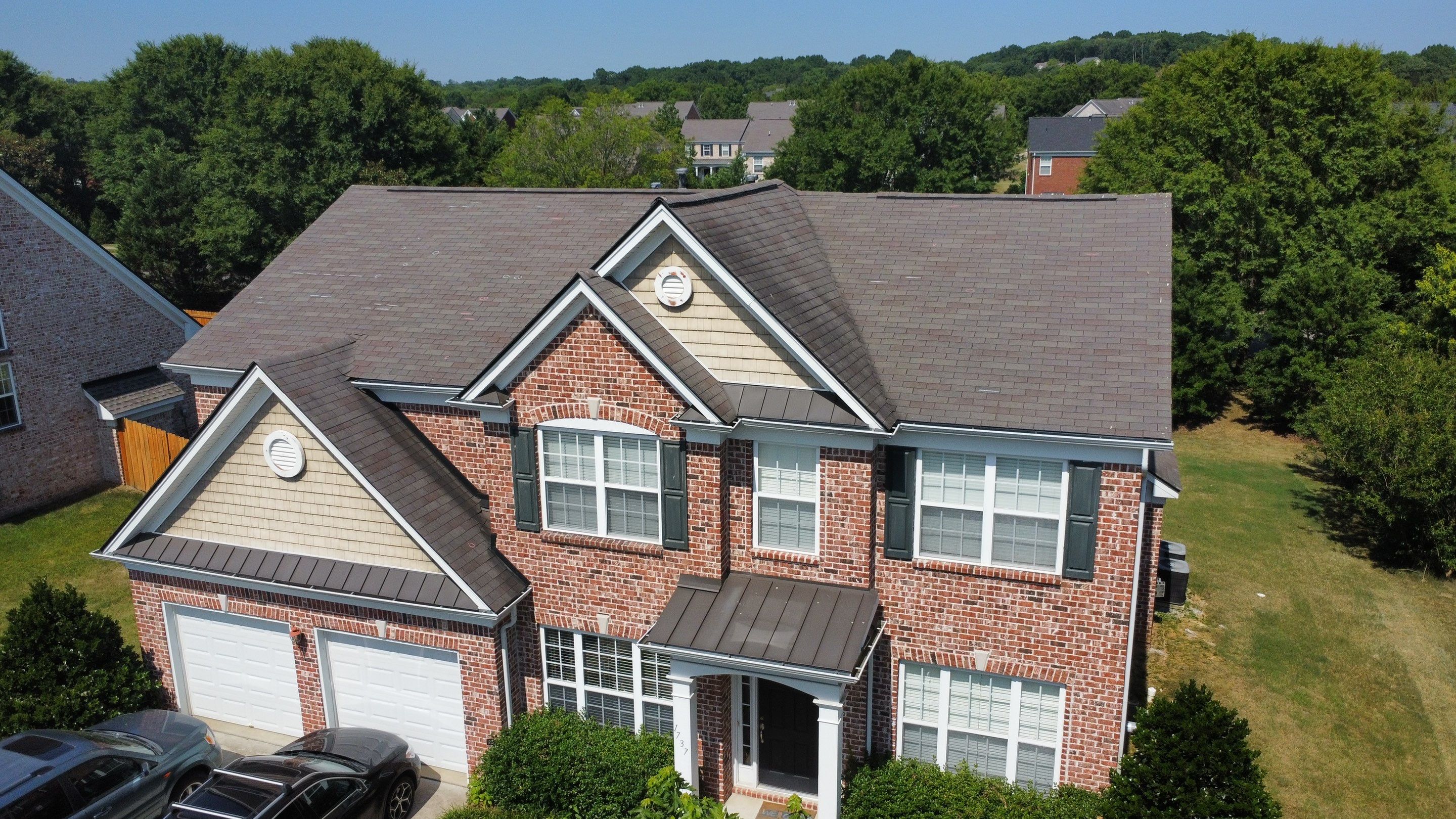 Residential Roofing Installation using Owens Corning Oakridge Roofing System by Undersun Roofing 