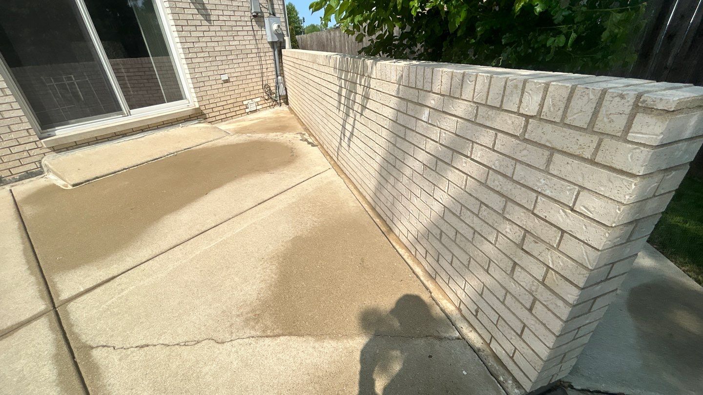 Lincolnwood, IL house washing, and patios by Northern Power Washing LLC.