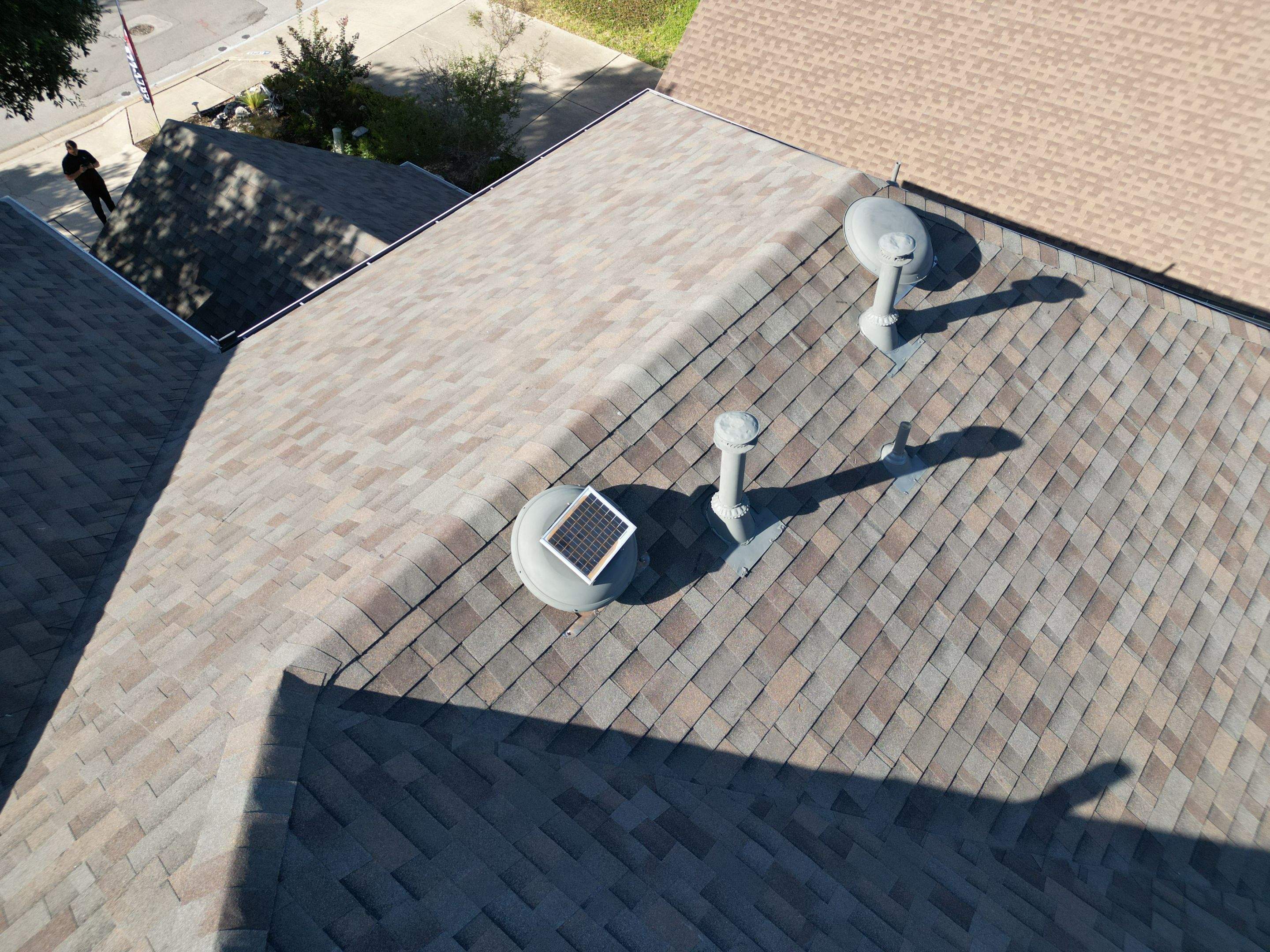 Natural Wood - Malarkey Highlander by RoofsOnly.com