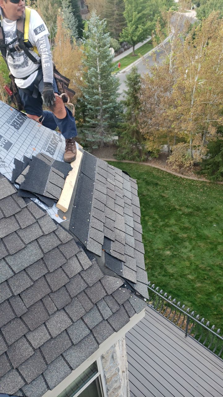 Residential Roofing Installation using GAF Glenwood Premium Shingle by The Roof Doctor