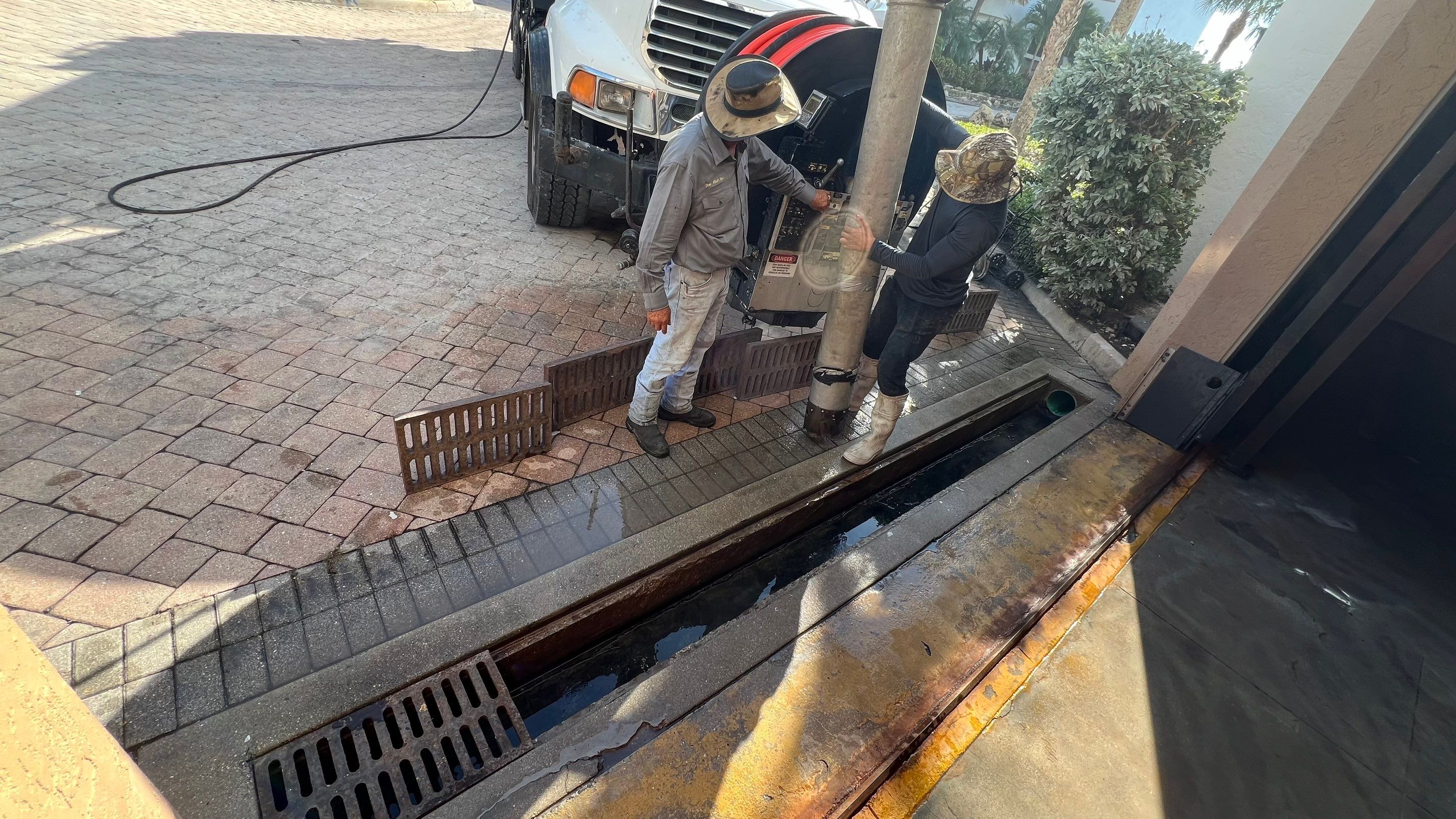 Condo Parking Garage Cleanup and Stormwater System Maintenance by APS Power & Water