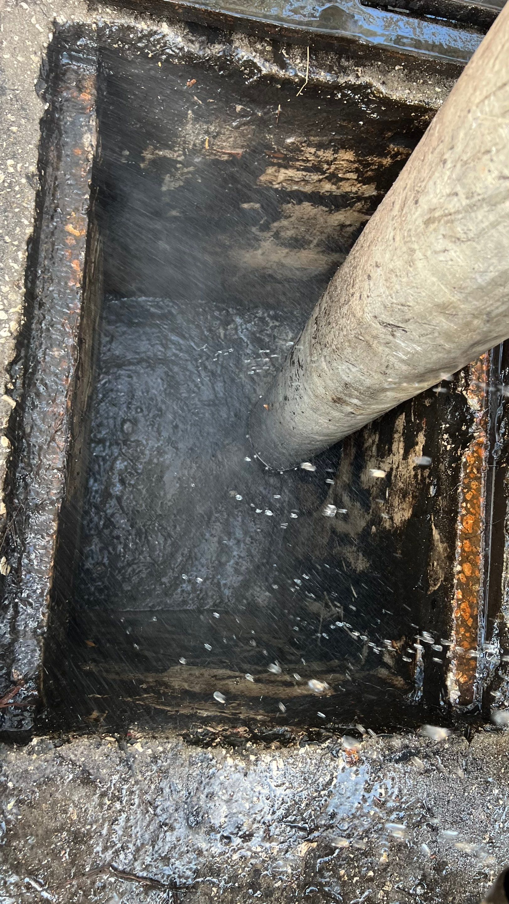 Apartment Complex Storm Water System Cleaning and Maintenance by APS Power & Water