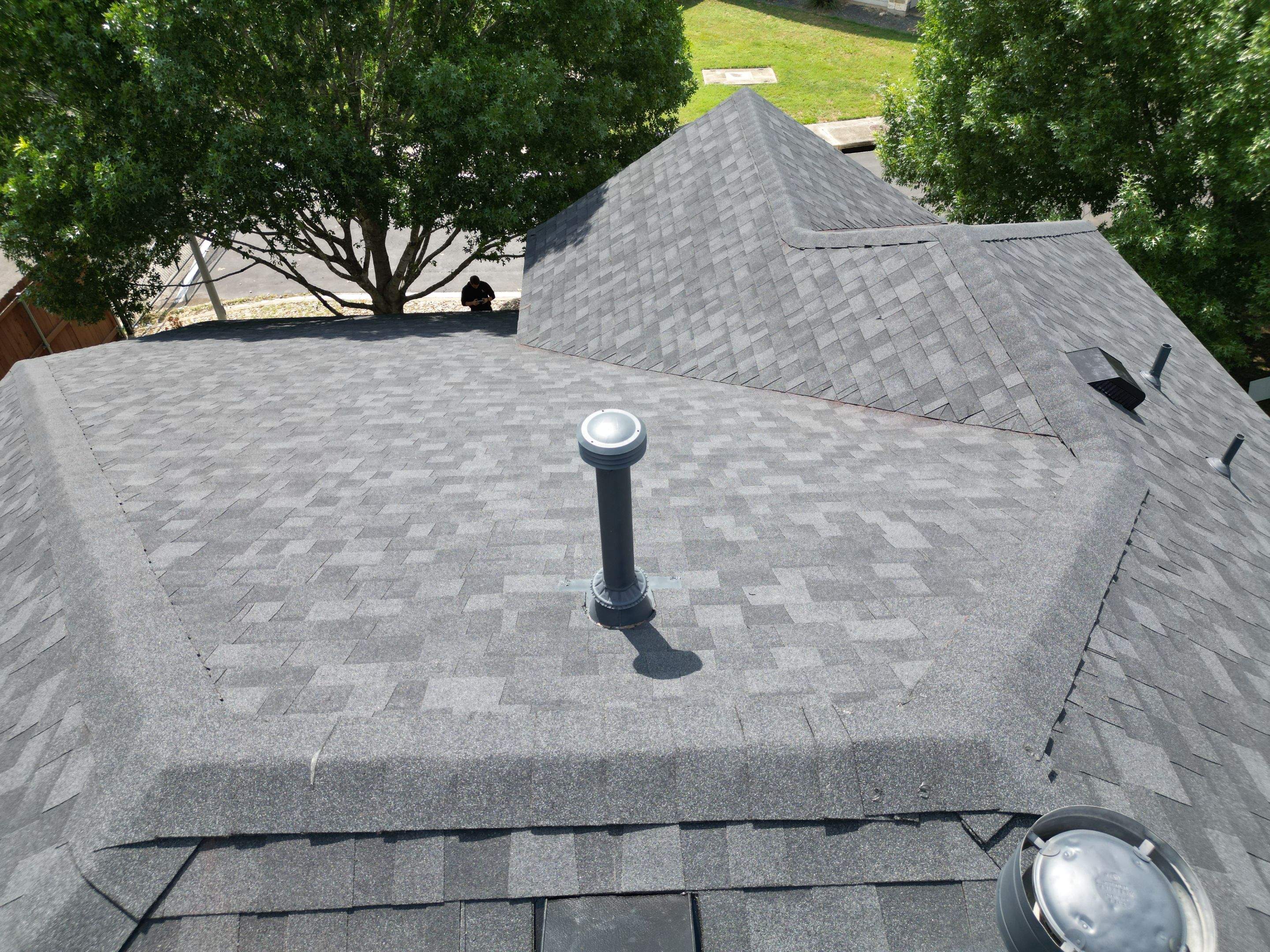 Onyx Black - Owens Corning TruDefinition Duration by RoofsOnly.com