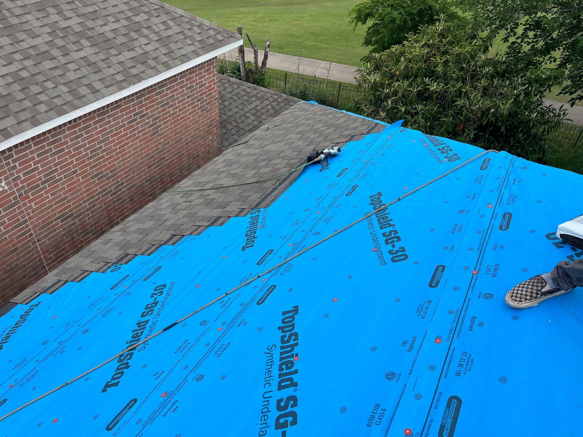 Residential Roofing Installation using Owen's Corning Duration (Lifetime) Shingles by Roof Repair Company
