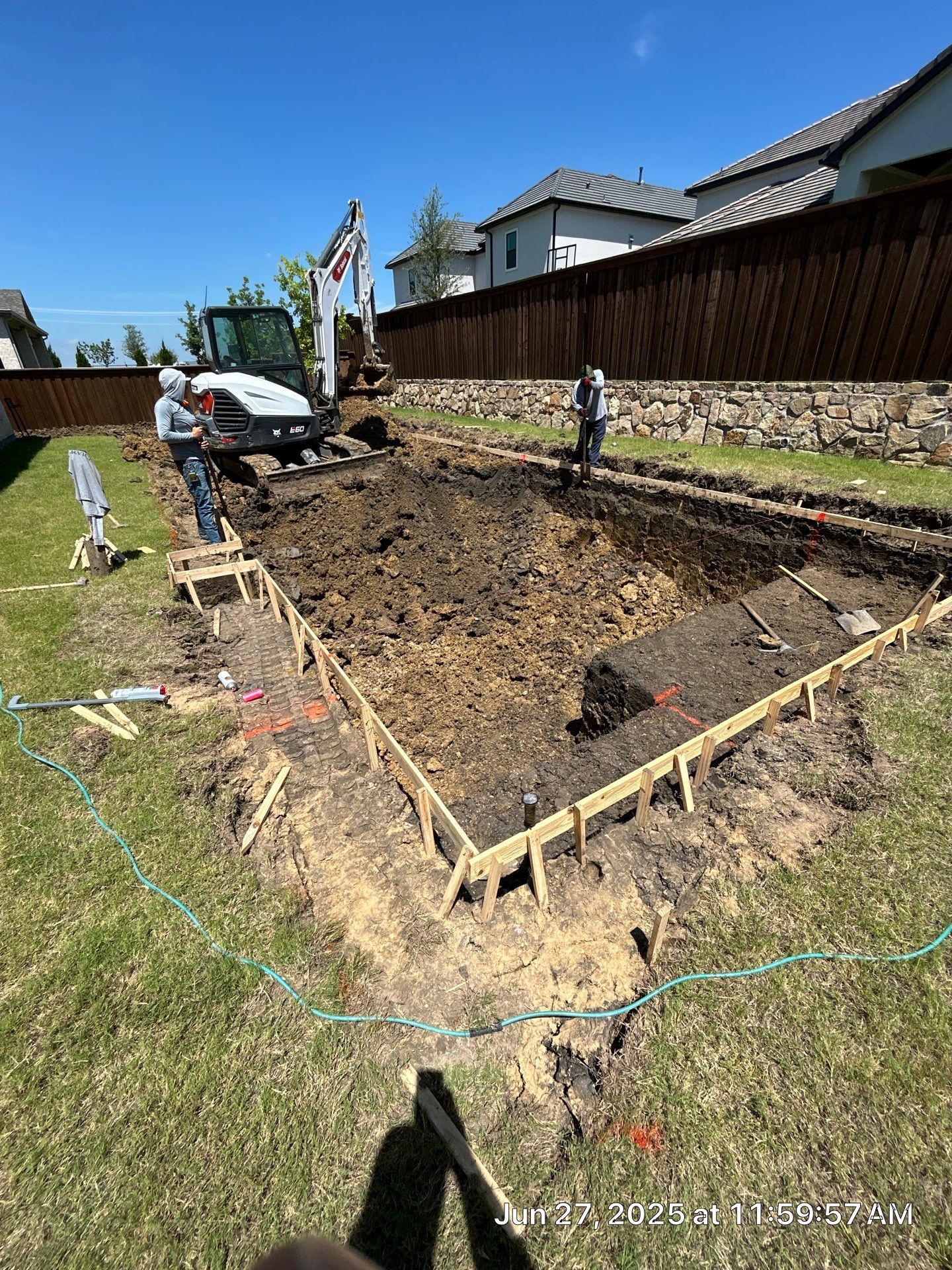 Modern Pool and Champagne Spa by Pinnacle Pools and Spas - DFW