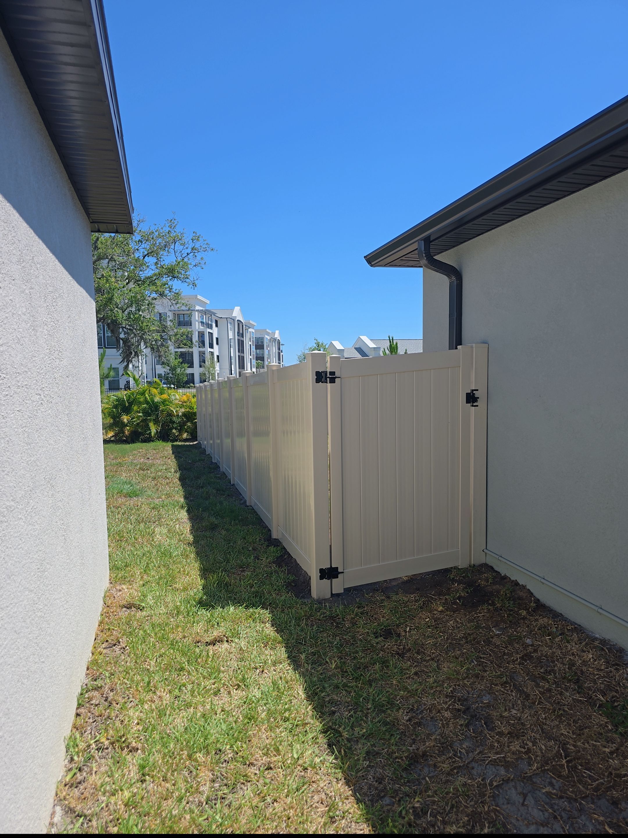 Vinyl Install in City of Venice by True Fence LLC