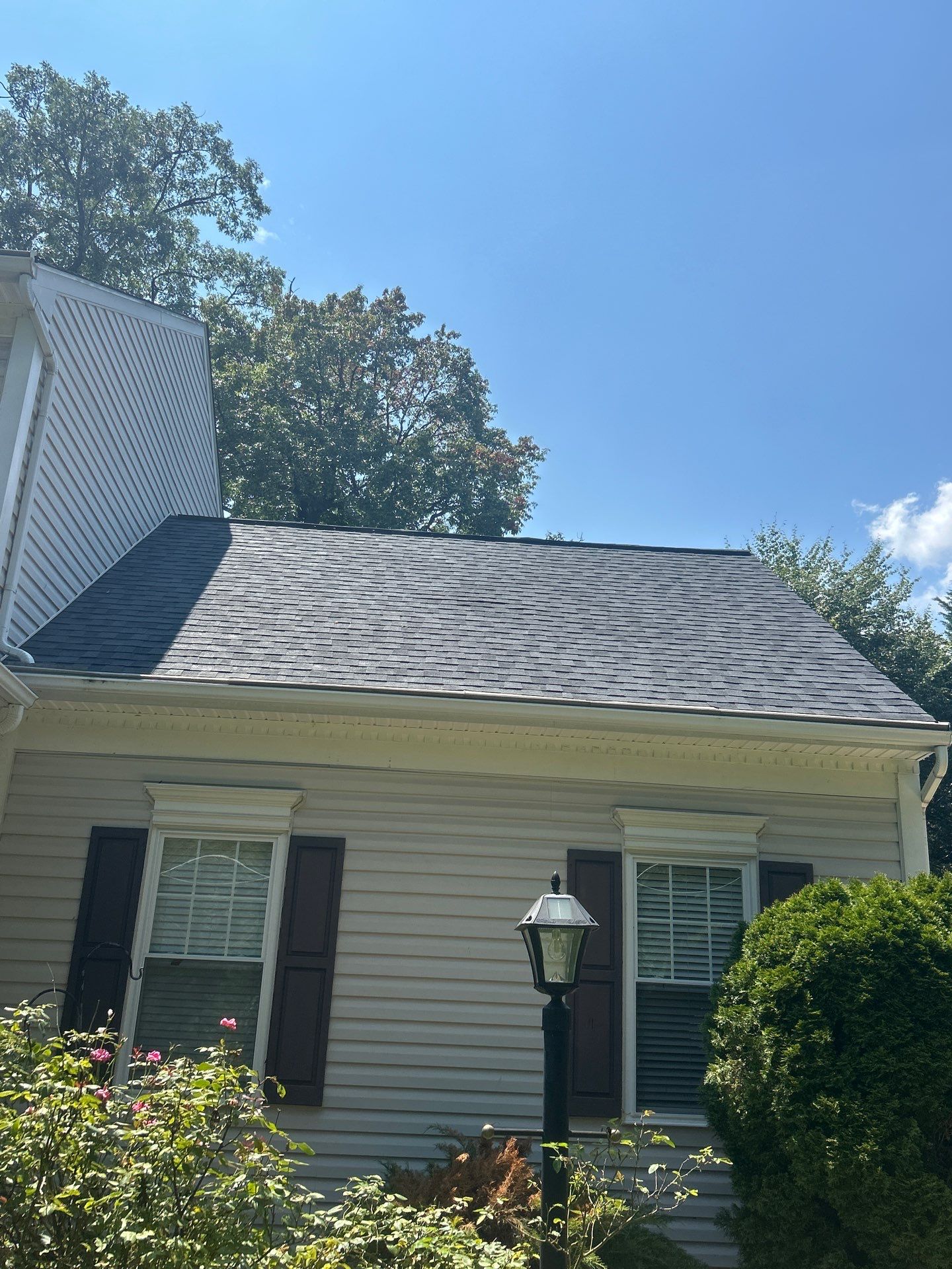 Lorton: Residential Roof with CertainTeed Landmark Pro in Max Def Moire Black by RM Banning, Inc.