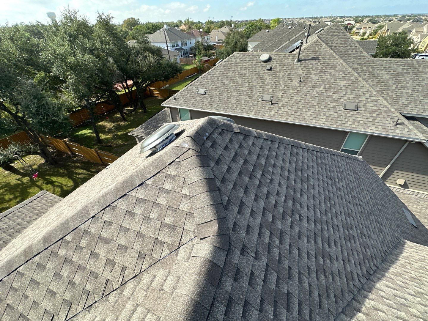 GAF HDZ - Weathered Wood by Elite Roofing LLC