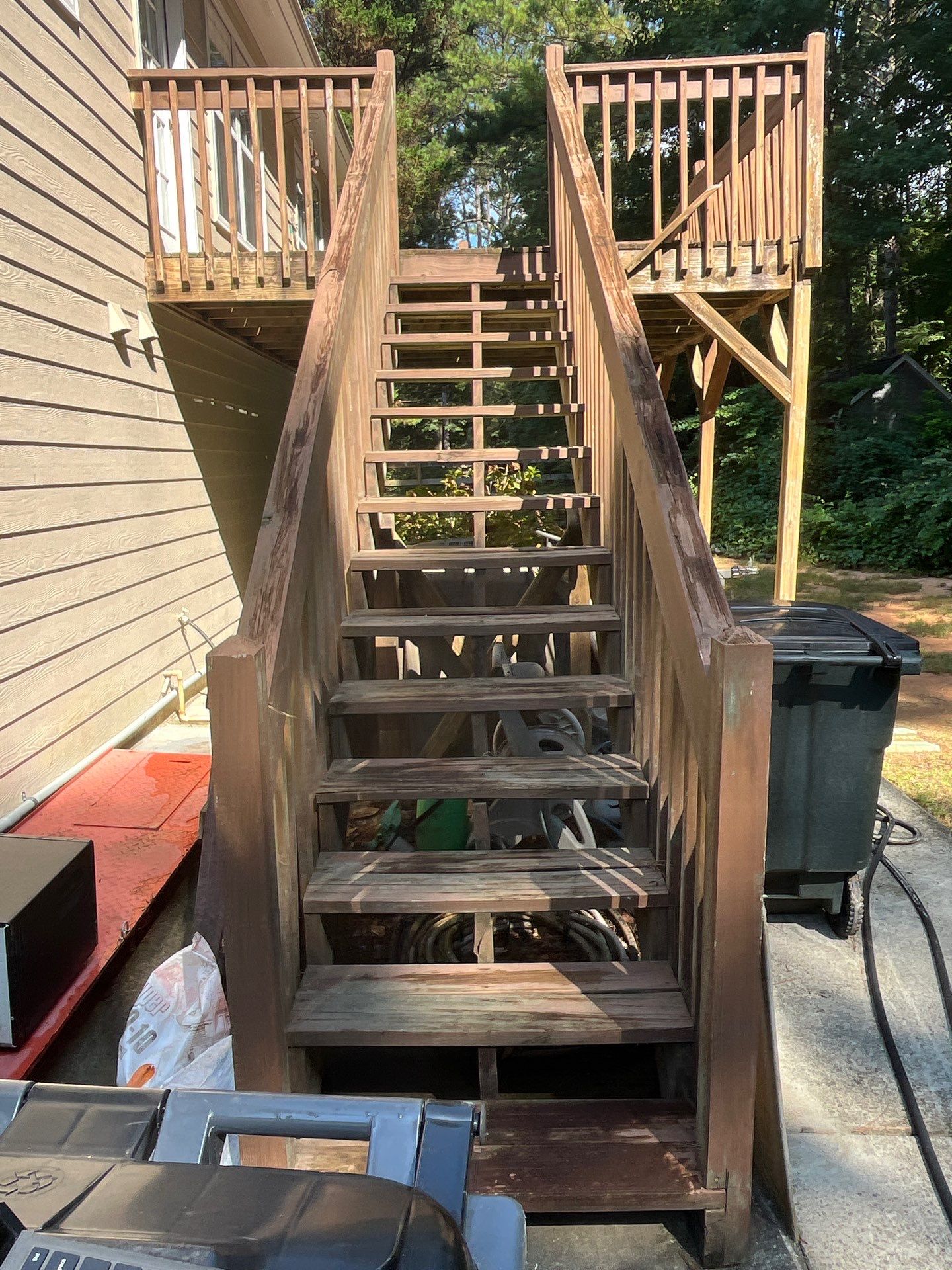 Deck Build using Deckorators Venture Series Decking in the Sandbar Color by Nelson Exteriors