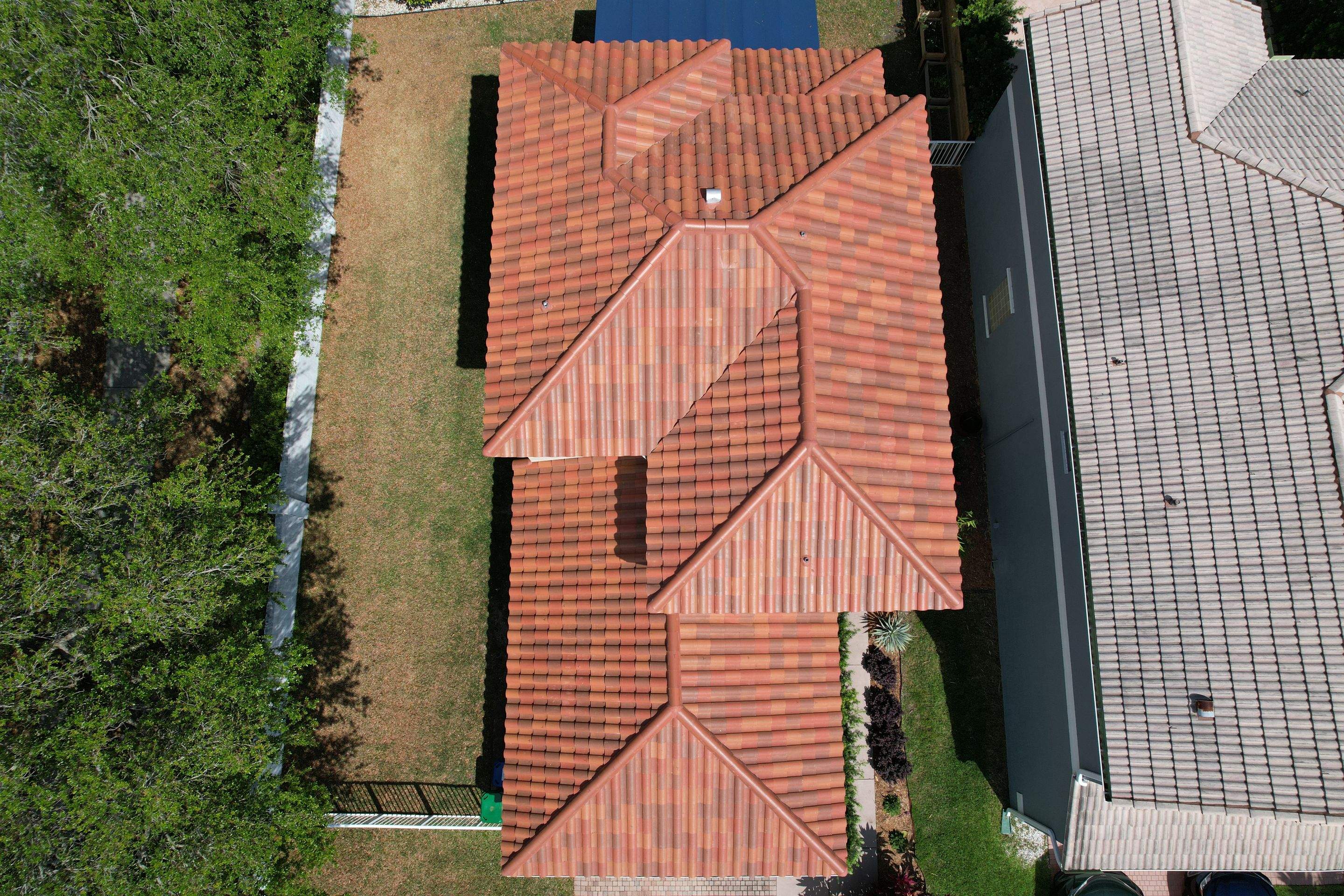 Tile Roof using Barcelona 900 - Desert Spice Blend by Roofing Recovery