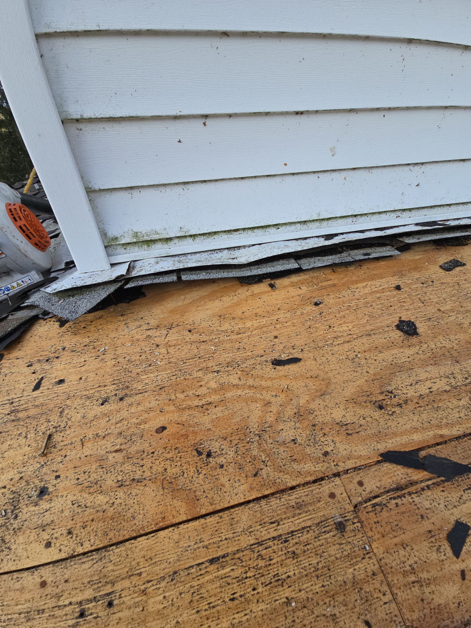 Residential Roofing Installation using GAF Timberline HDZ Charcoal by Rainstoppers Roofing