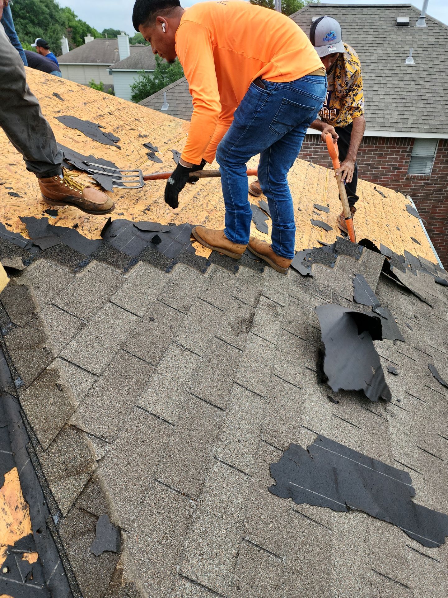 Residential Roofing Installation using Owen's Corning Duration (Lifetime) Shingles by Roof Repair Company