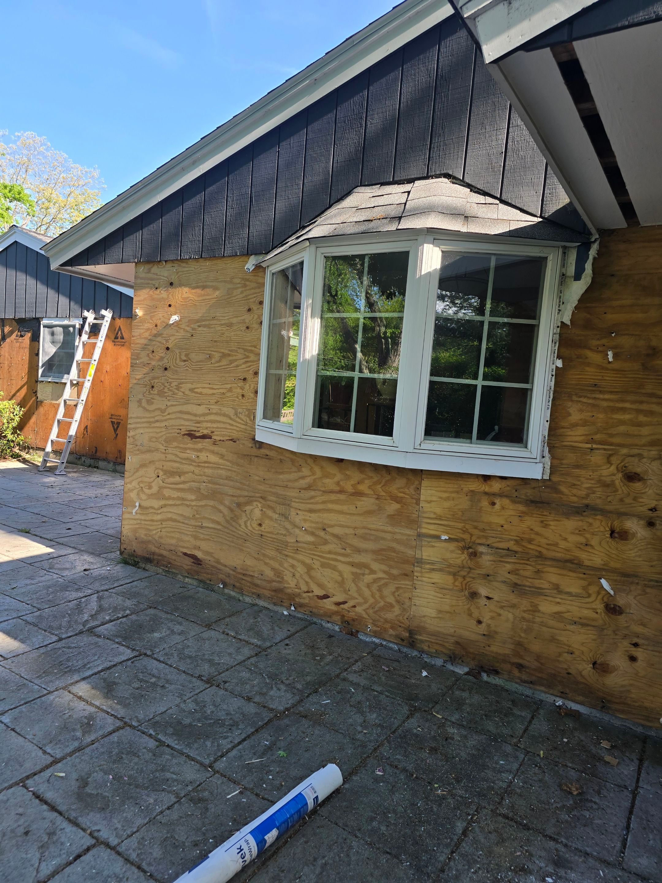 Vinyl Siding Transformation – Pacific Blue by Mighty Dog Roofing of Greater Middlesex County