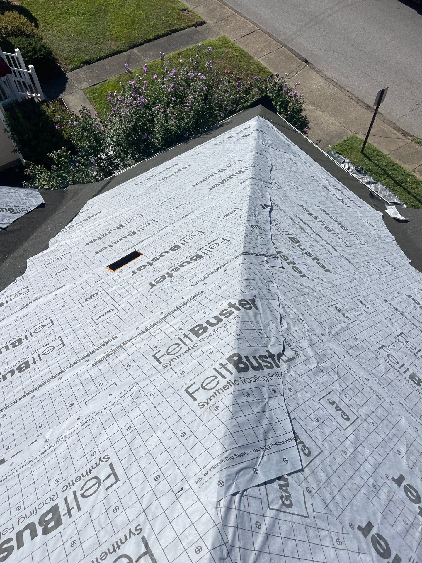 Residential Roofing Installation using GAF Timberline HDZ Charcoal by Rainstoppers Roofing