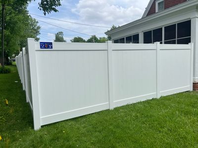Privacy white vinyl fence