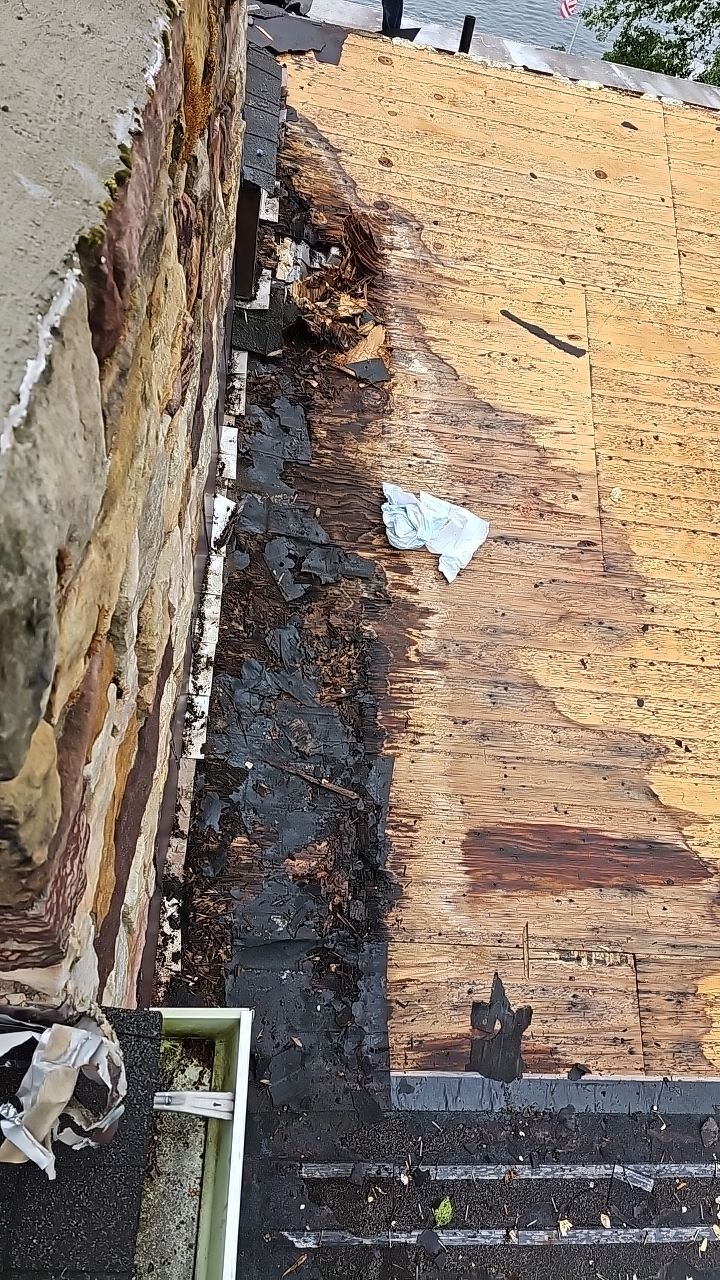 ATLAS PINNACLE HP W/SCOTCHGARD COLOR: WEATHERED WOOD by Eagle Eye Roofing