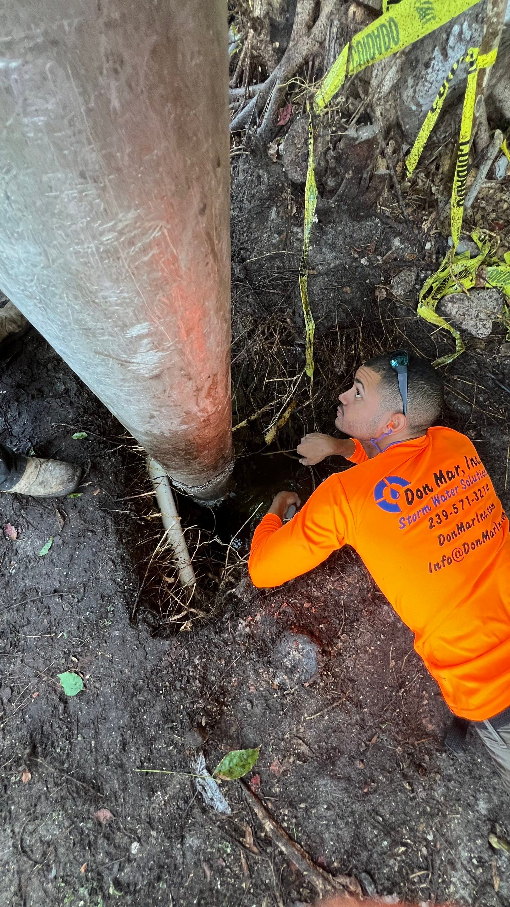 Hydro Excavating a Water Main for Repair by APS Power & Water