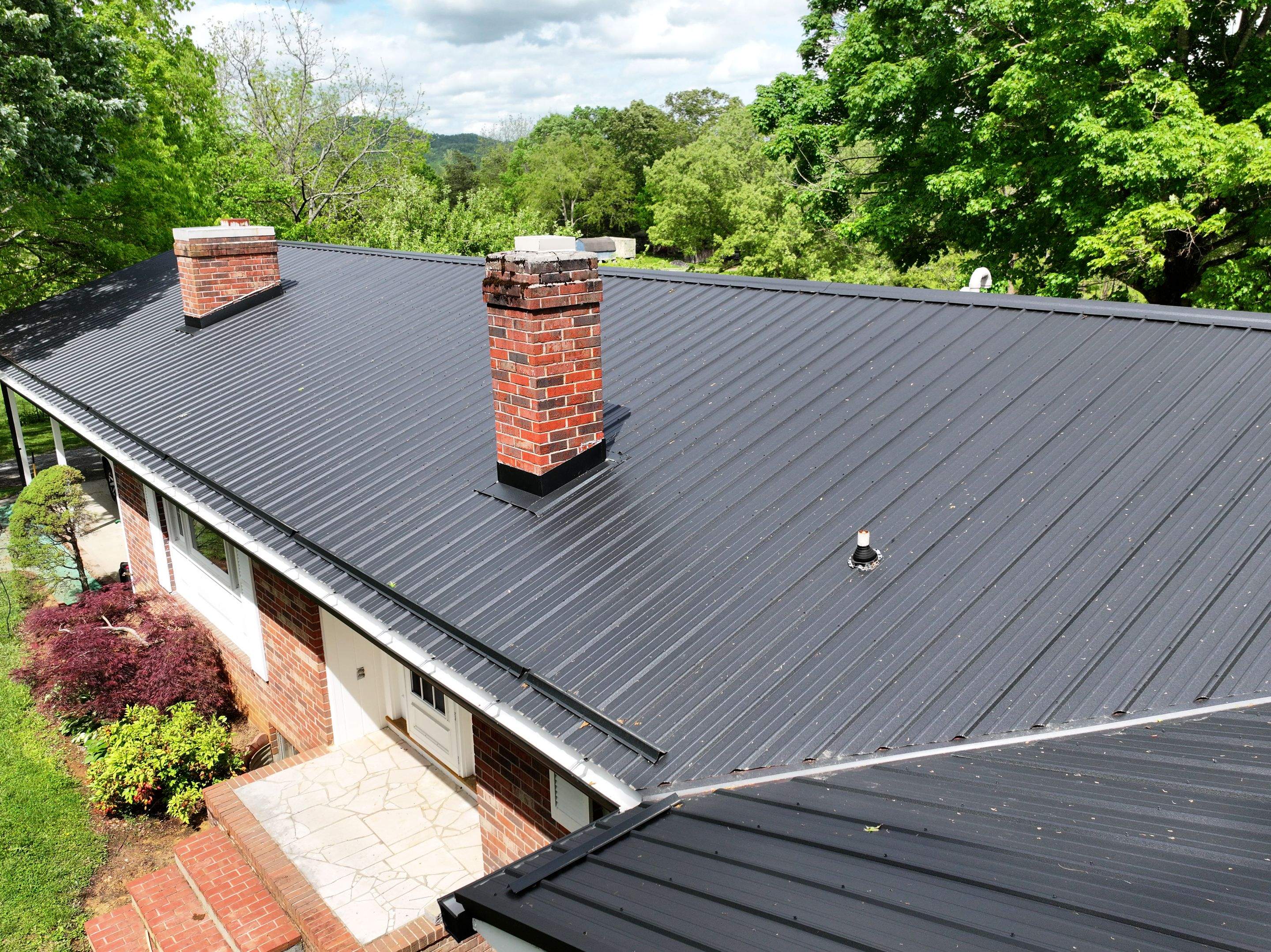Roles Residence by Omnia Roofing