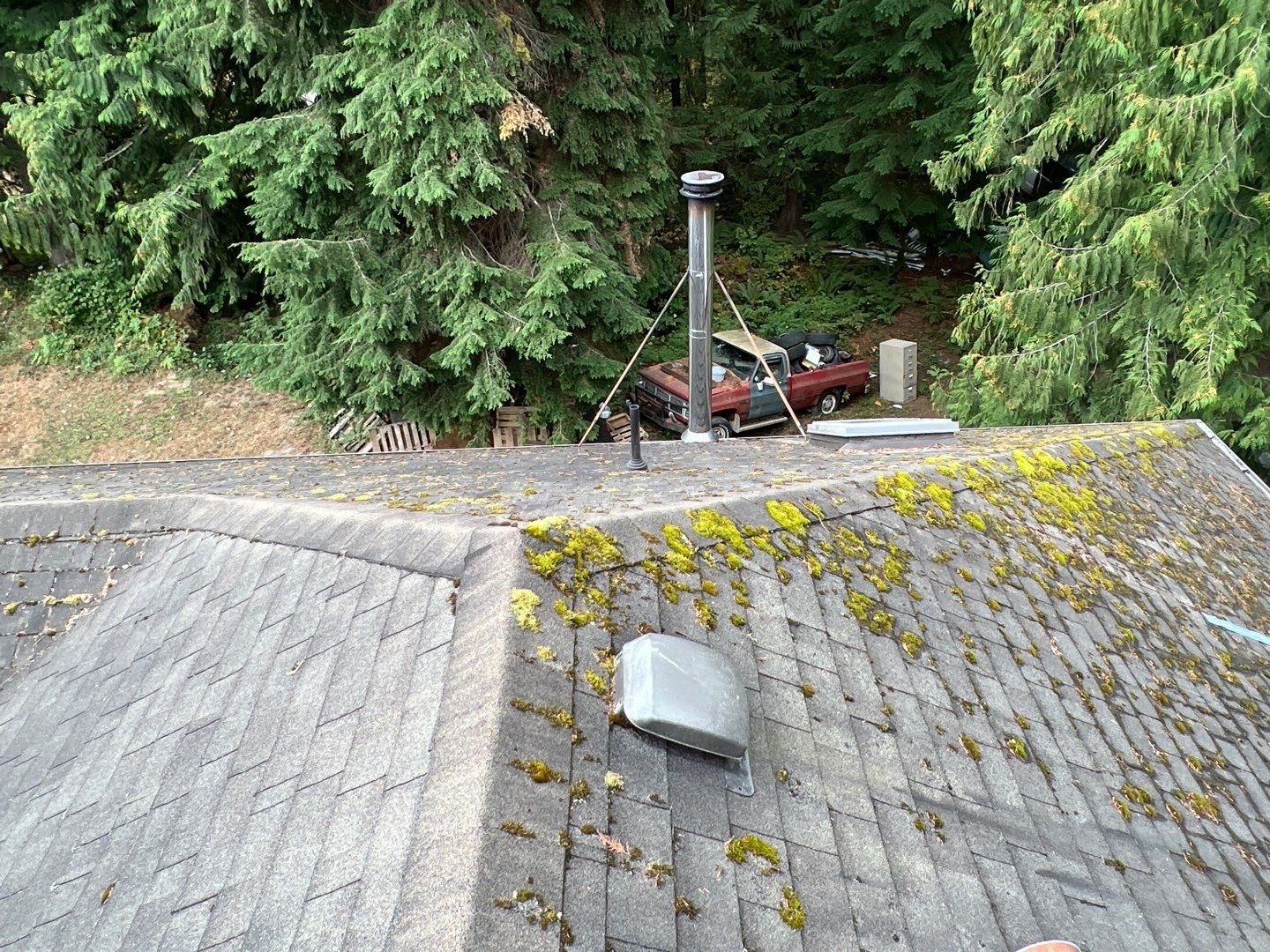 Residential Roofing Installation using OC Oakridge shingles by Top Notch Roofing Inc