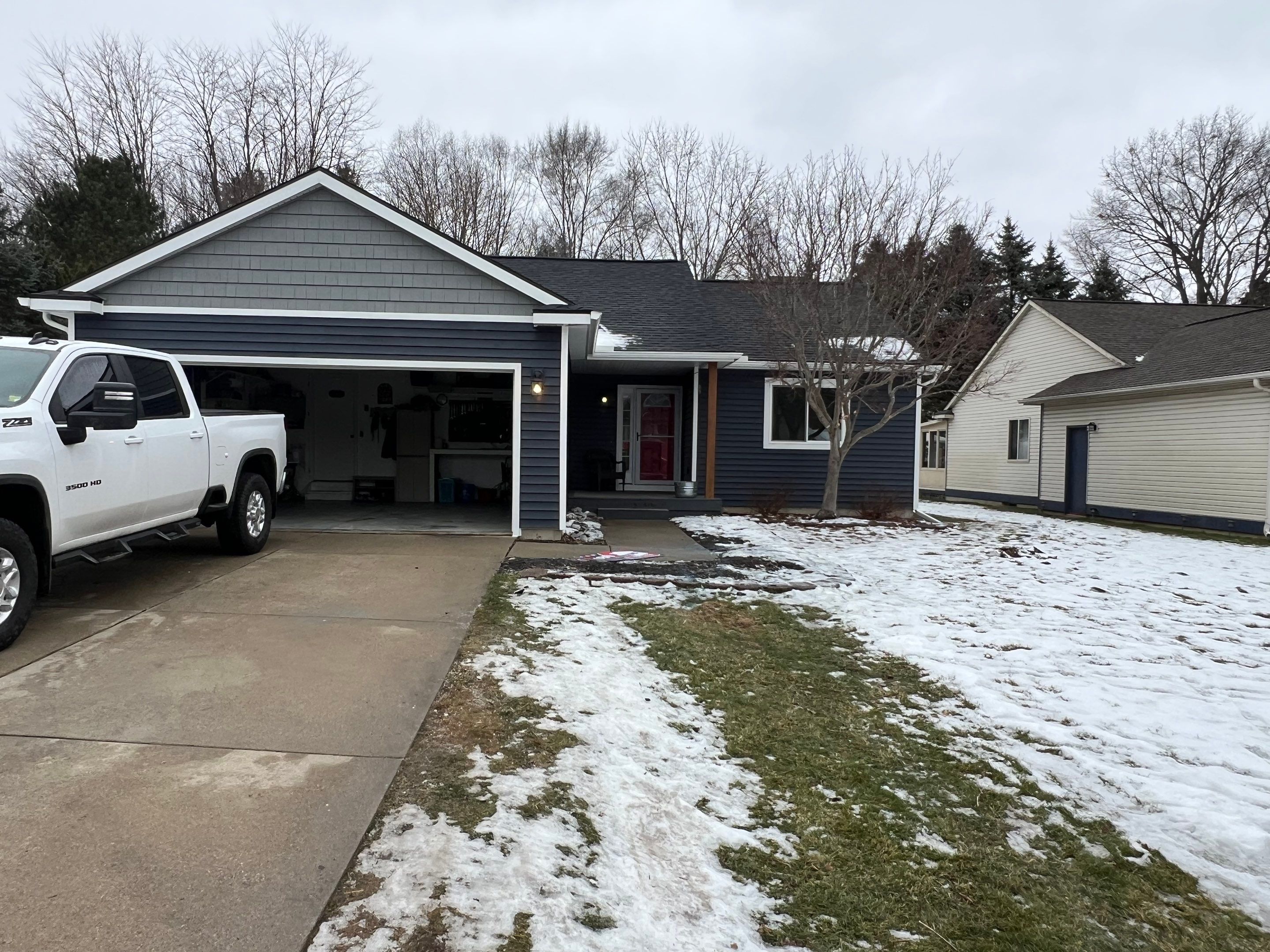 Siding Replacement using Alside Charter Oak D4.5" Riveria Dusk by 180 Contractors