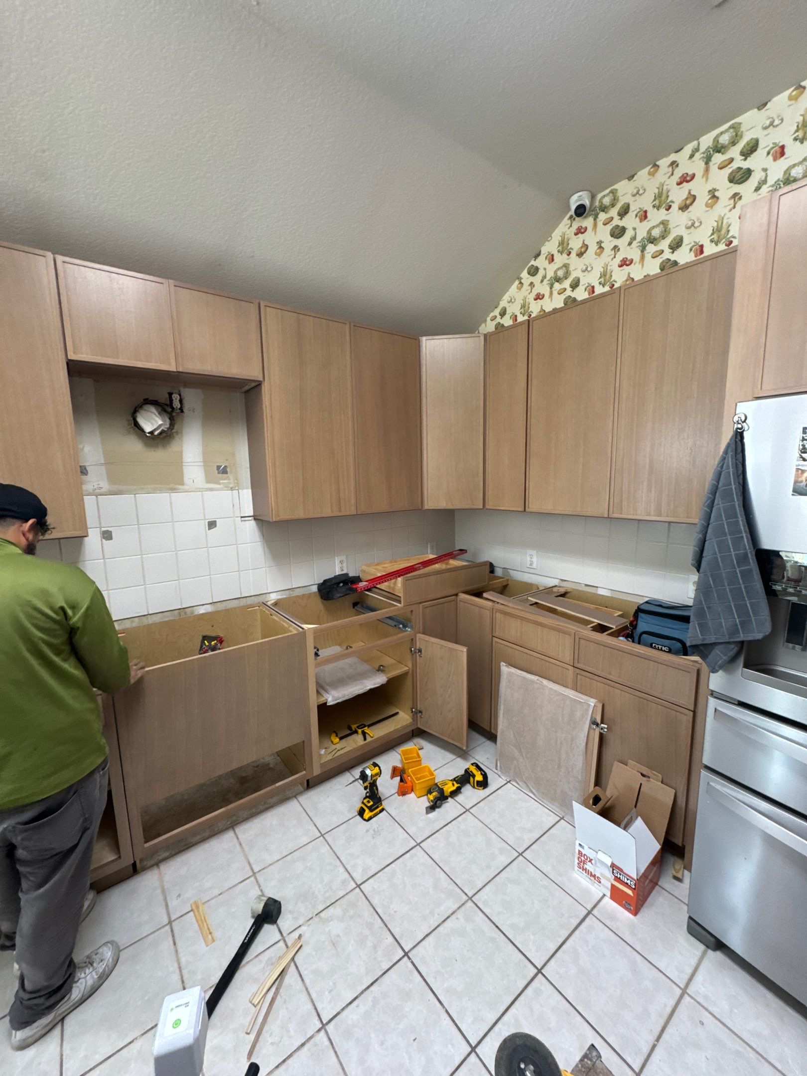 Zero-Disruption Remodel: Cabinets & Countertops Installed in 8 Days Flat by Tibi Soli LLC